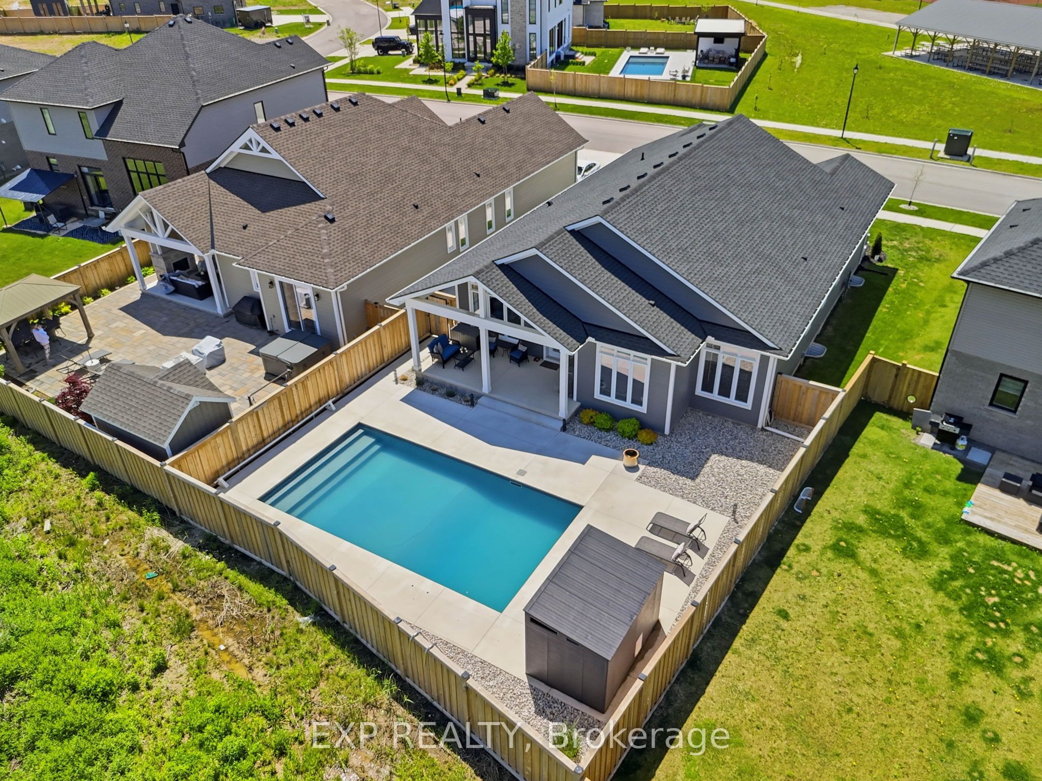56 Optimist Drive Property Photo 8
