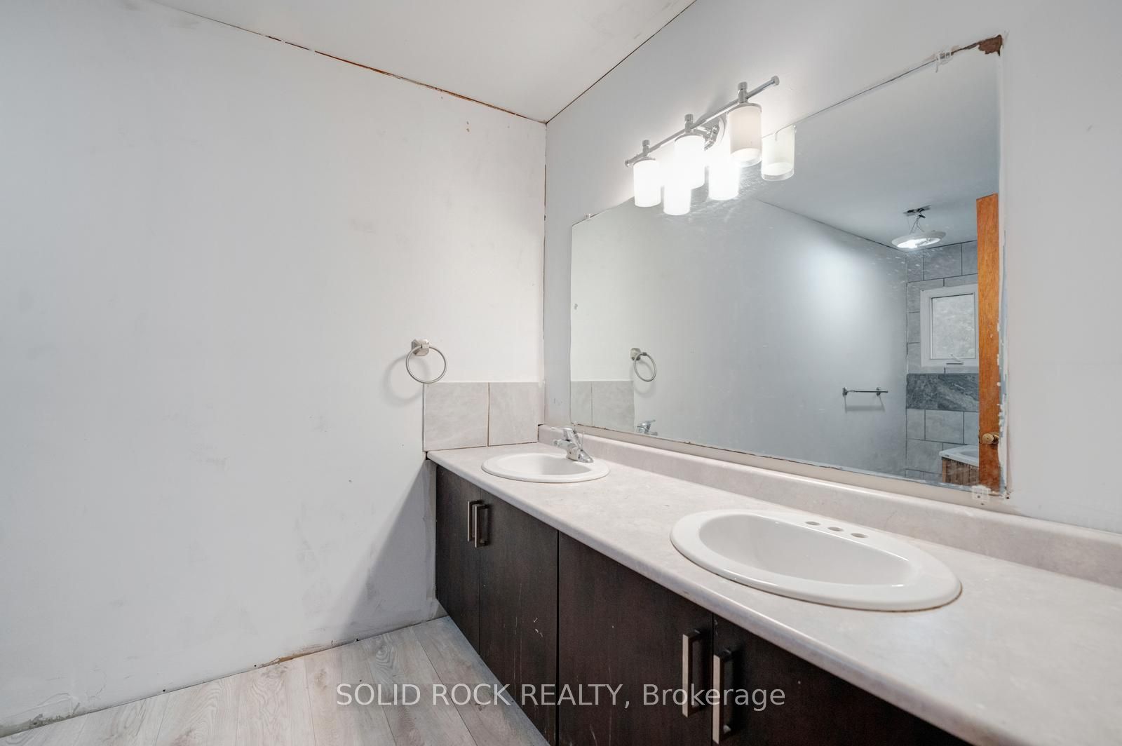 8699 Dale Road Property Photo 14