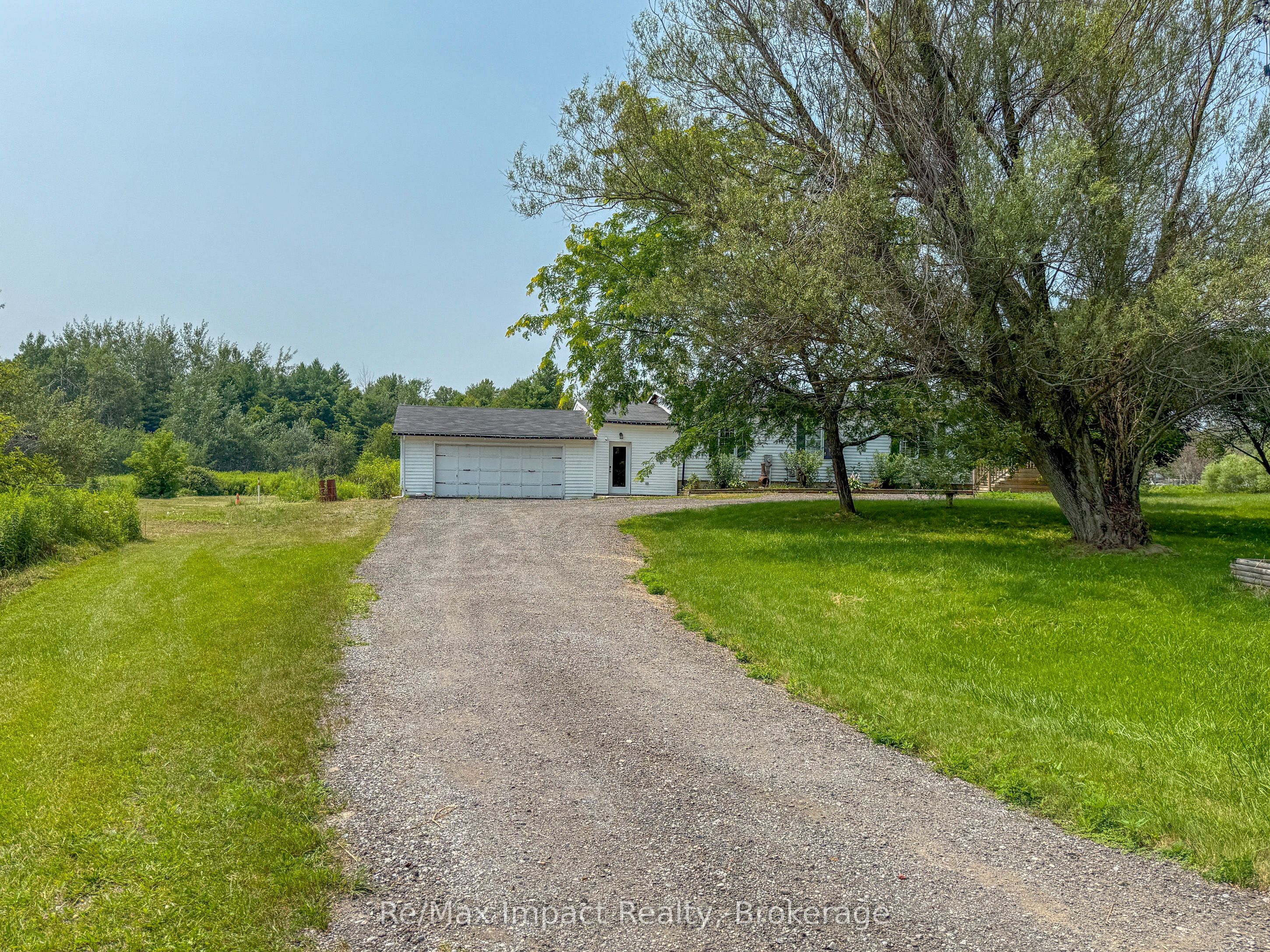1004 Broomfield Road Property Photo 4
