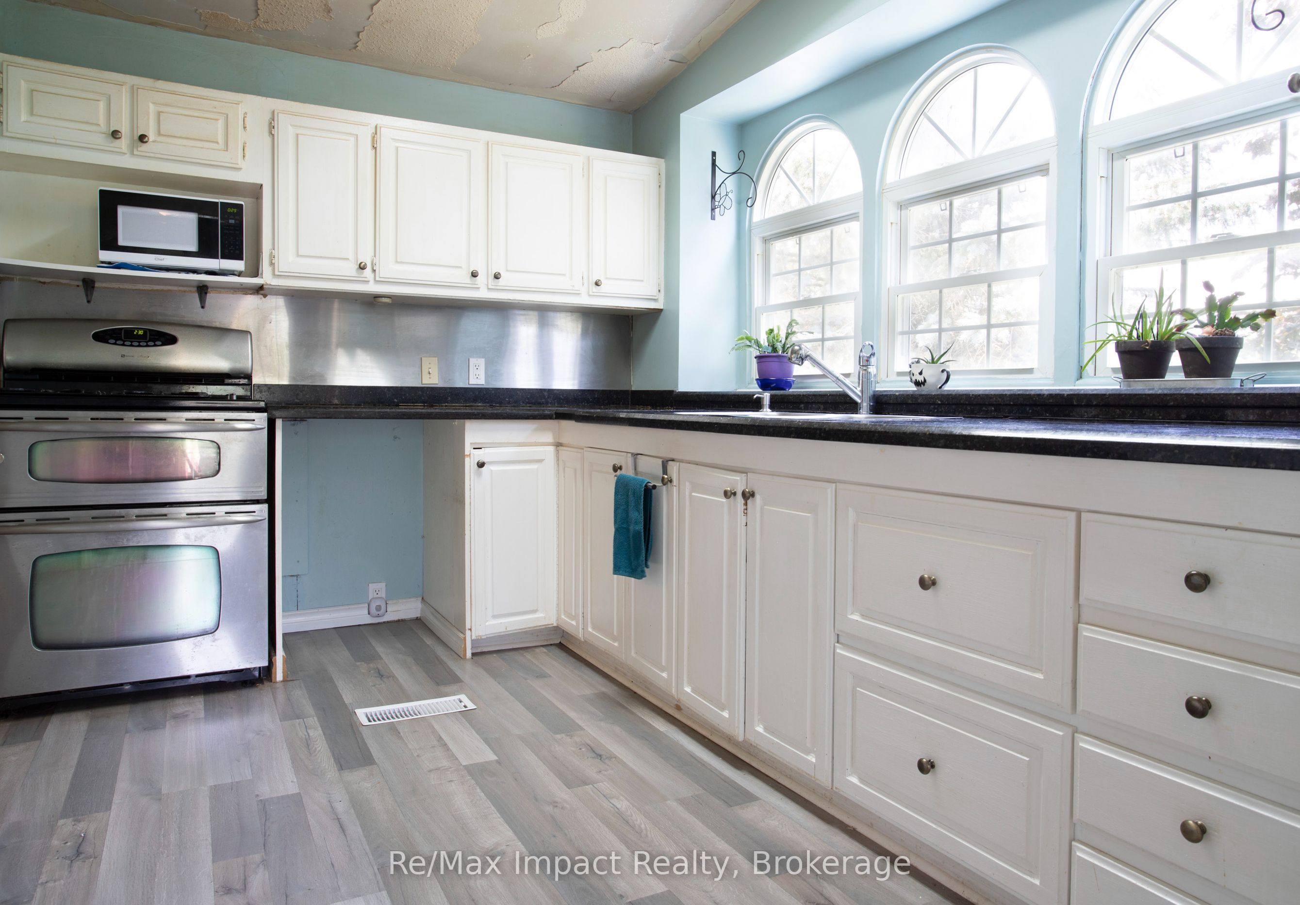 1004 Broomfield Road Property Photo 13