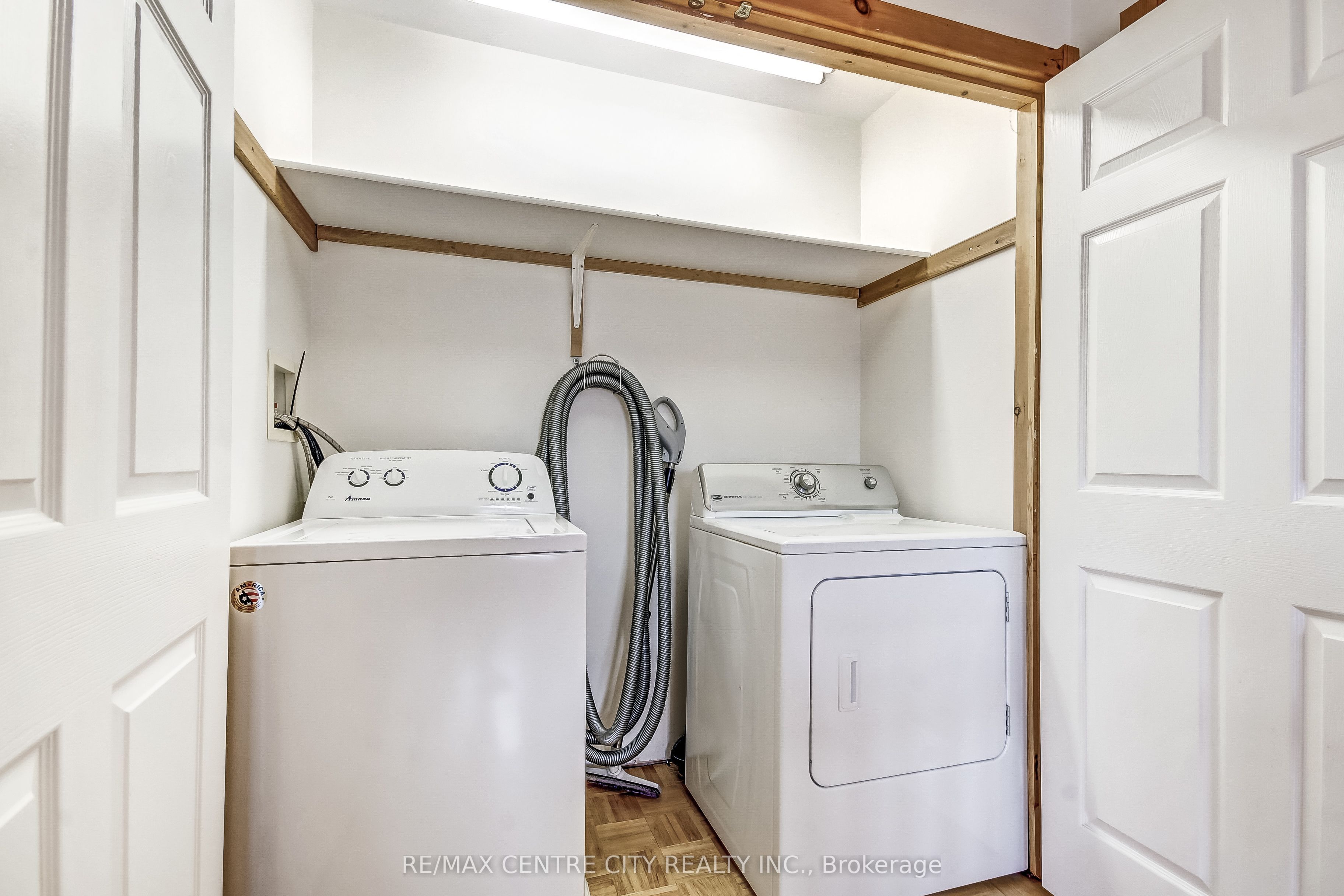 308 Selbourne Drive Property Photo 22