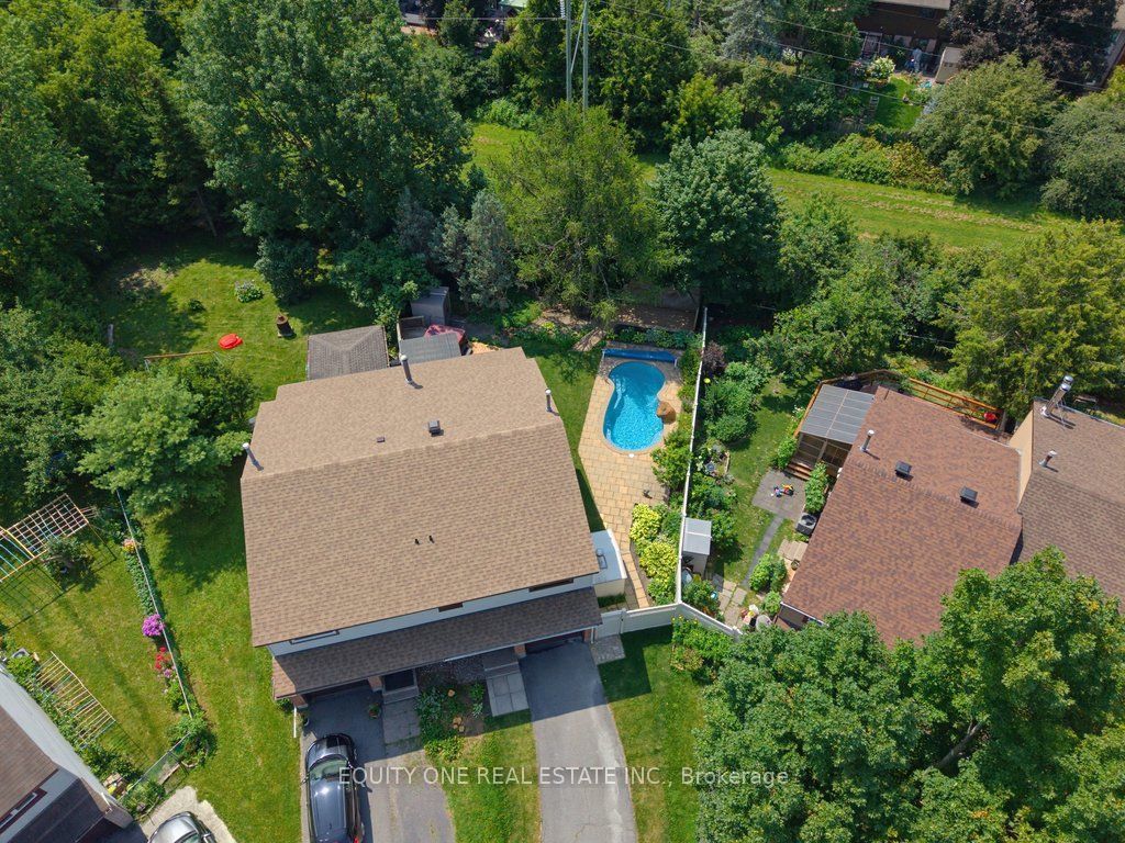 3380 Uplands Drive Property Photo 3