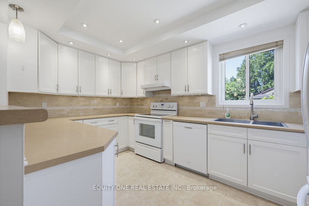 3380 Uplands Drive Property Photo 16