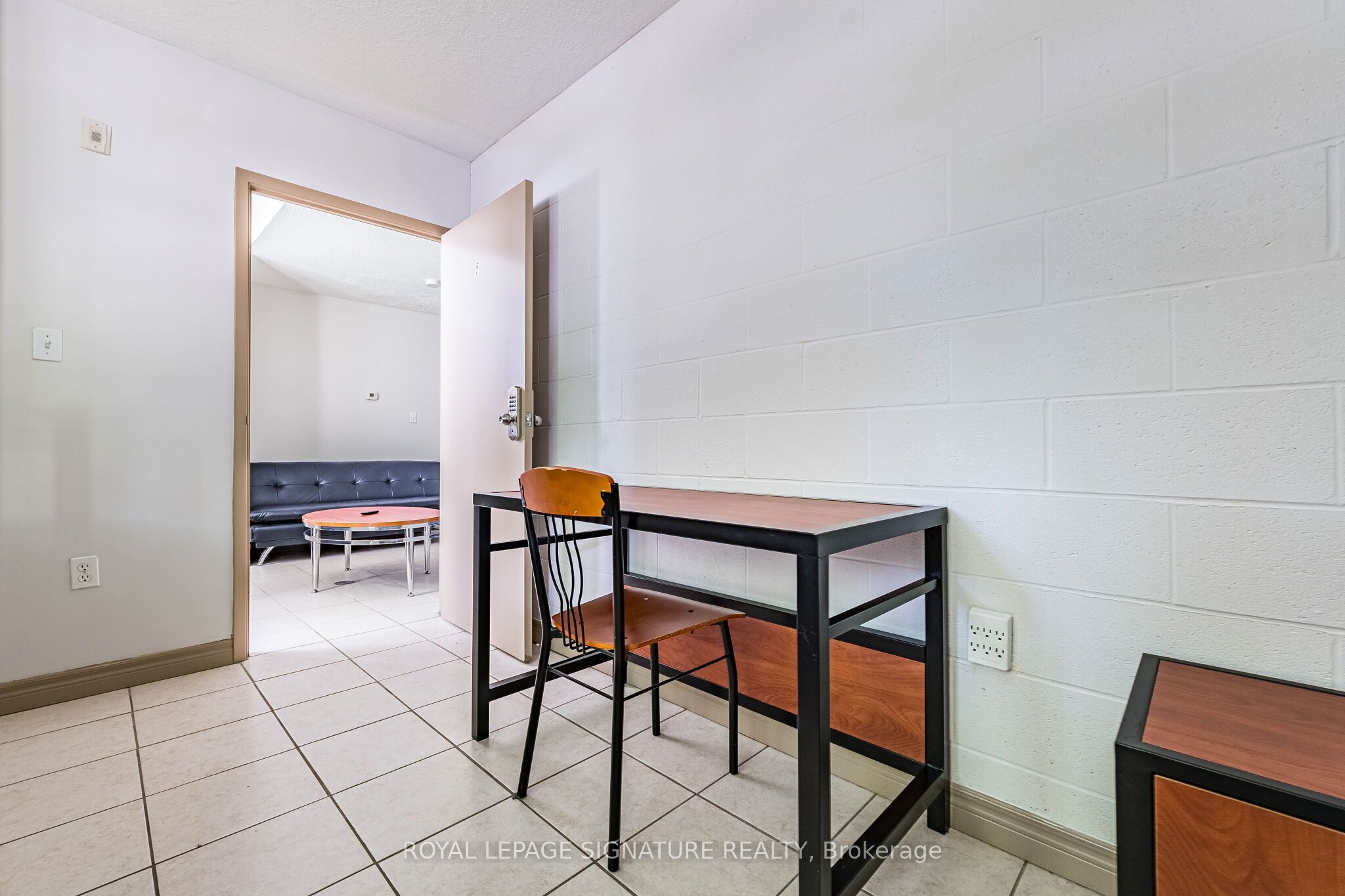 251 Lester Street 101 Property Photo 43