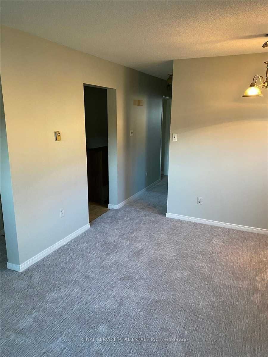 602 Park Street N 1 Property Photo 4