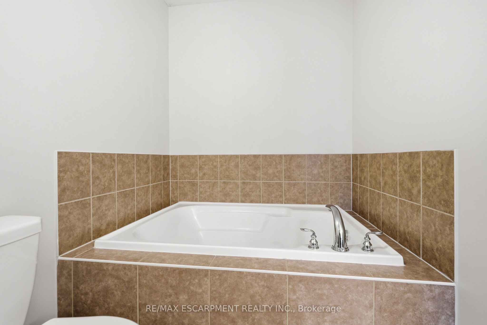 221 Nisbet Boulevard Property Photo 28