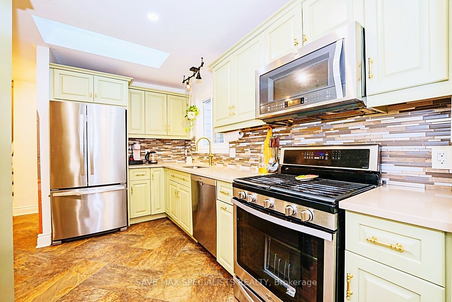 26 Fairington Crescent Property Photo 13