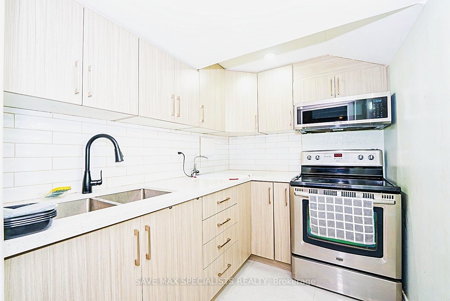 26 Fairington Crescent Property Photo 34