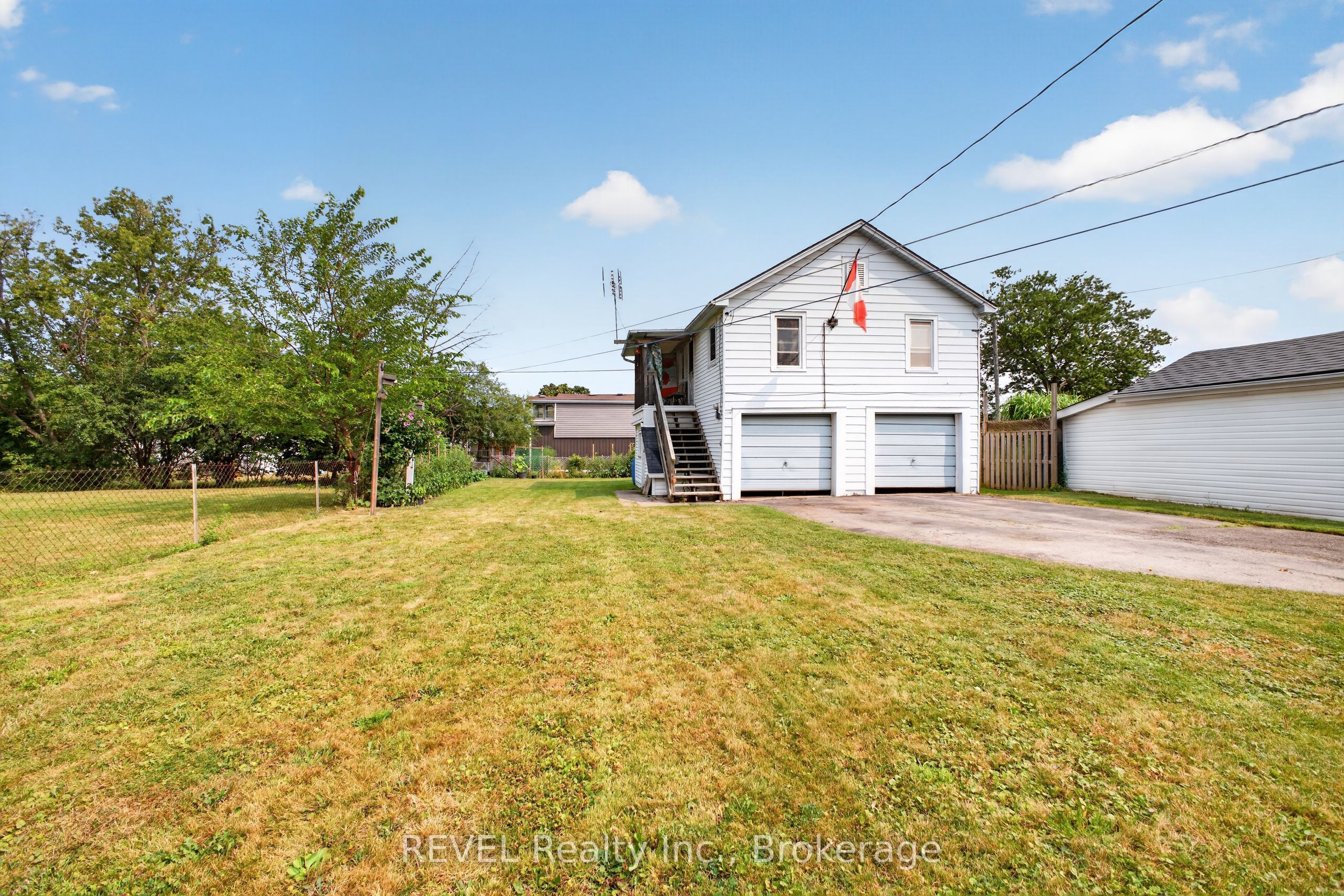 350 Phipps Street Property Photo 4