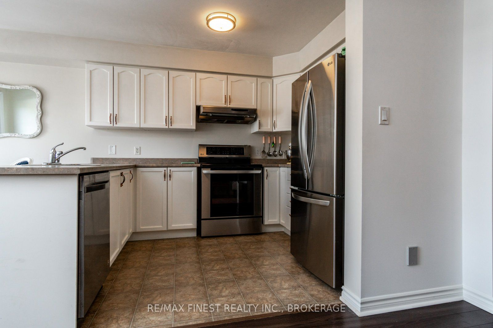 116 Fireside Court Property Photo 8