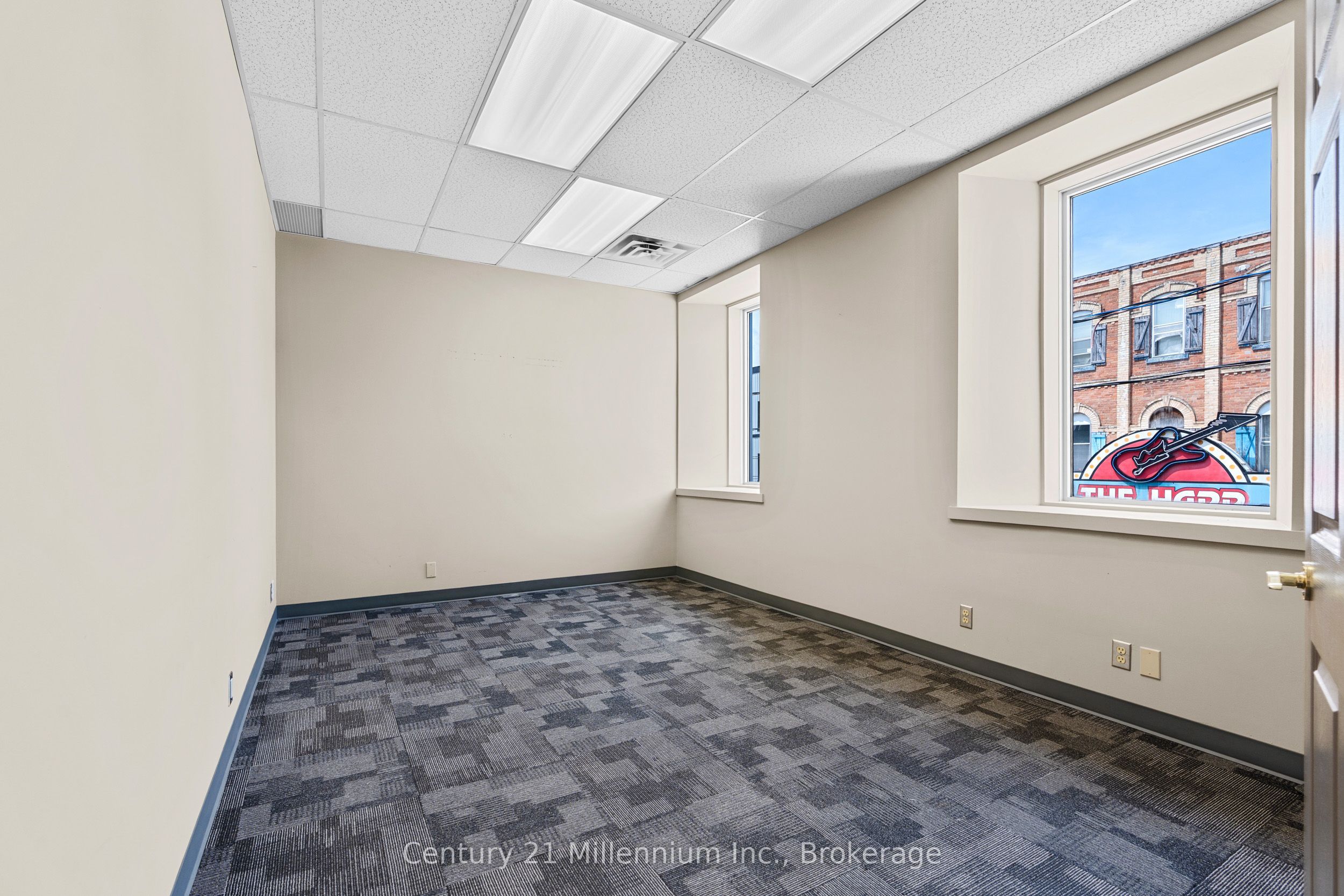 345 8th Street E Unit 201 Property Photo 12