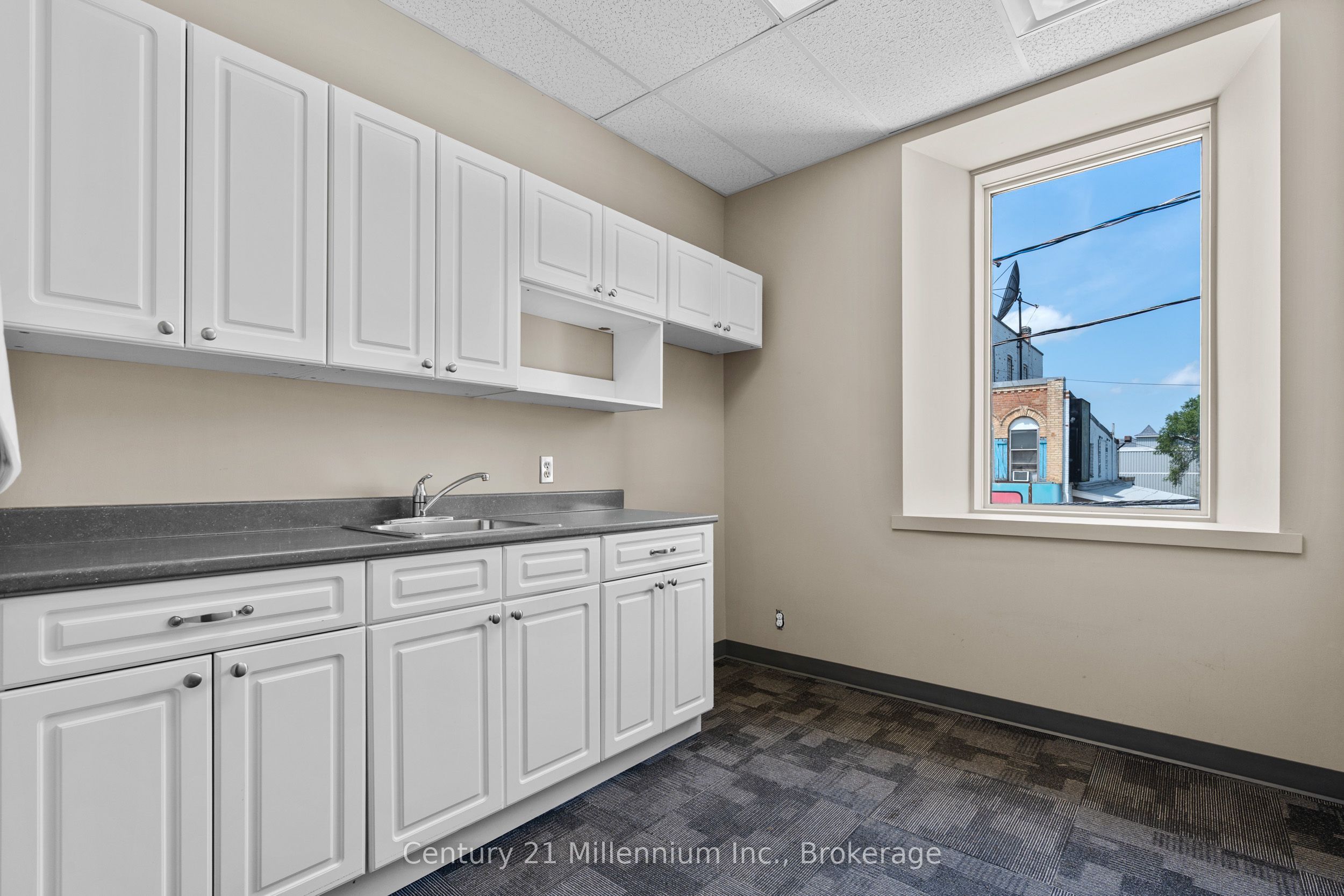 345 8th Street E Unit 201 Property Photo 17