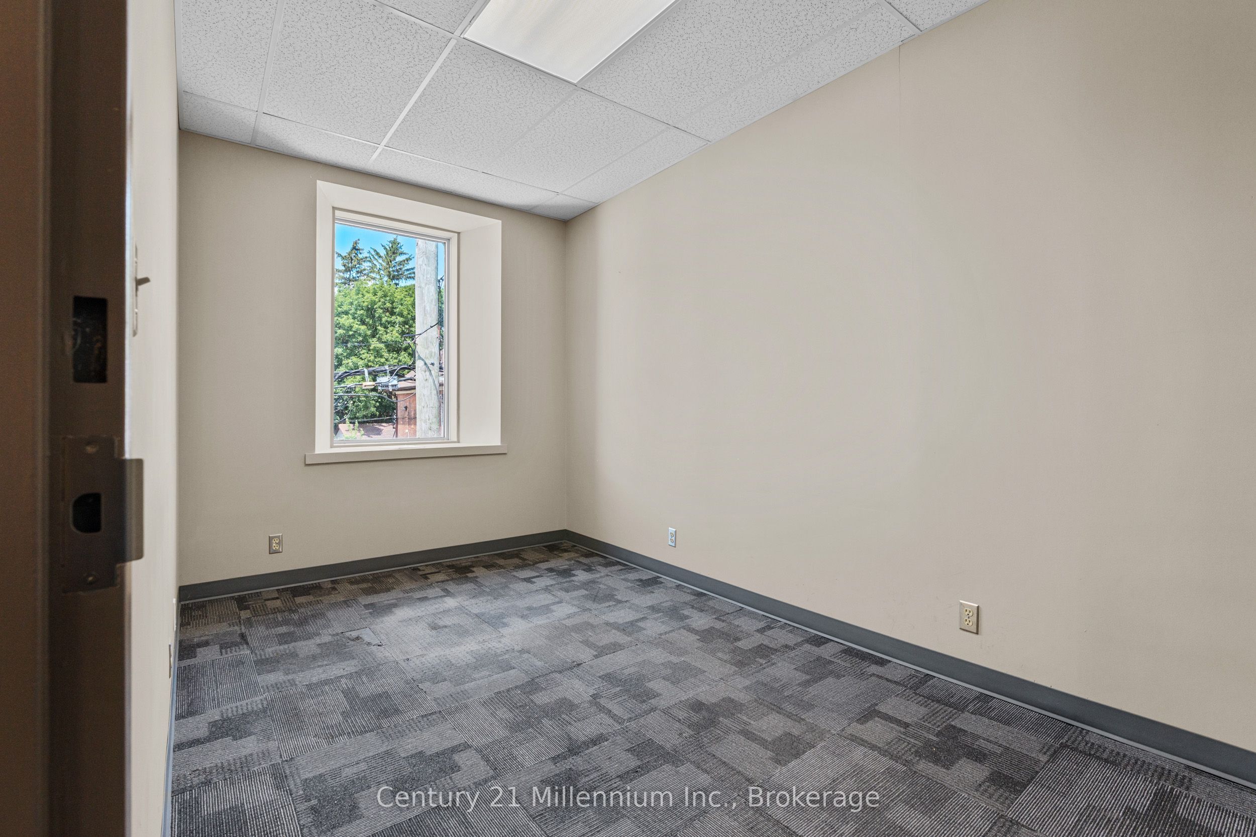 345 8th Street E Unit 201 Property Photo 20