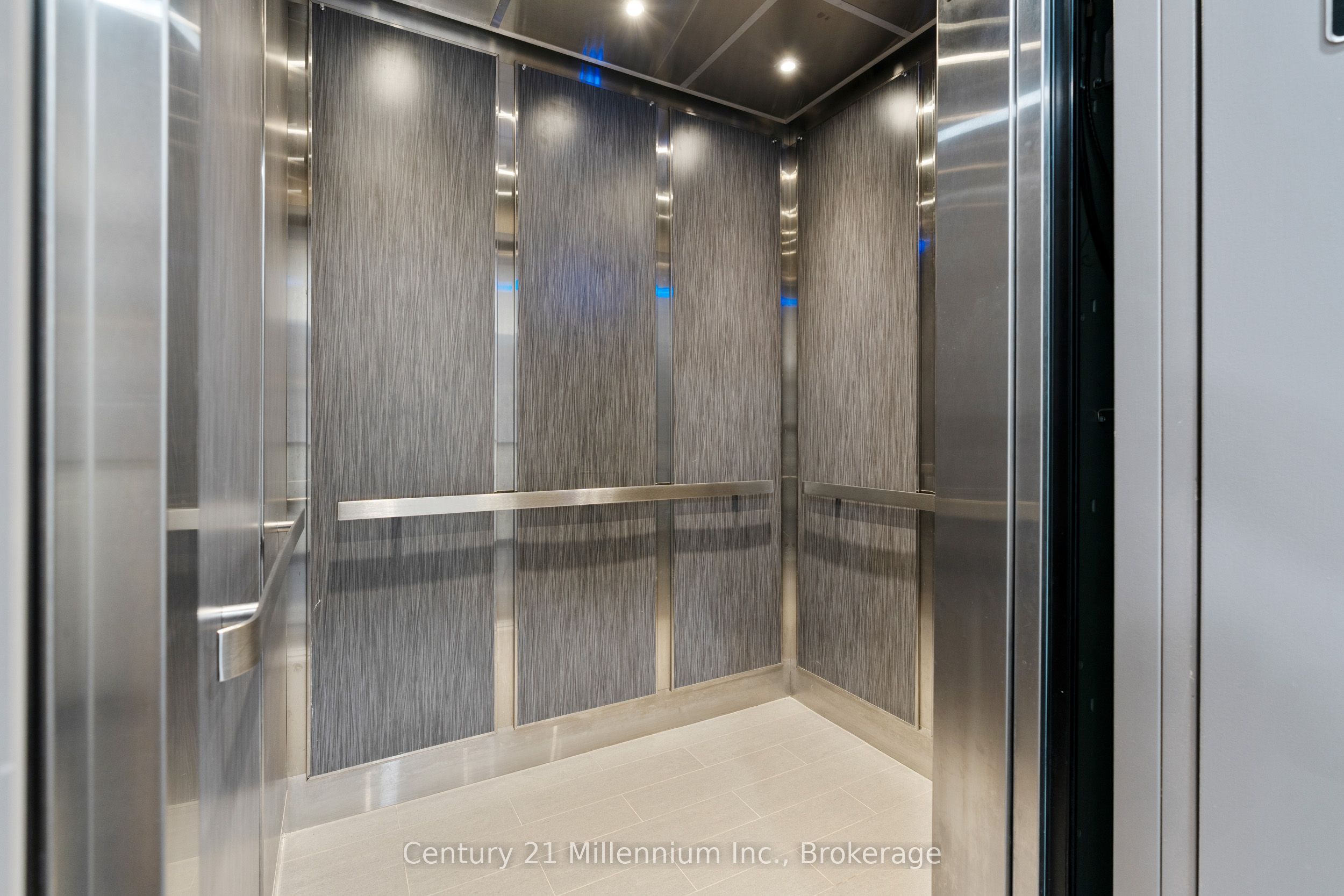 345 8th Street E Unit 201 Property Photo 27