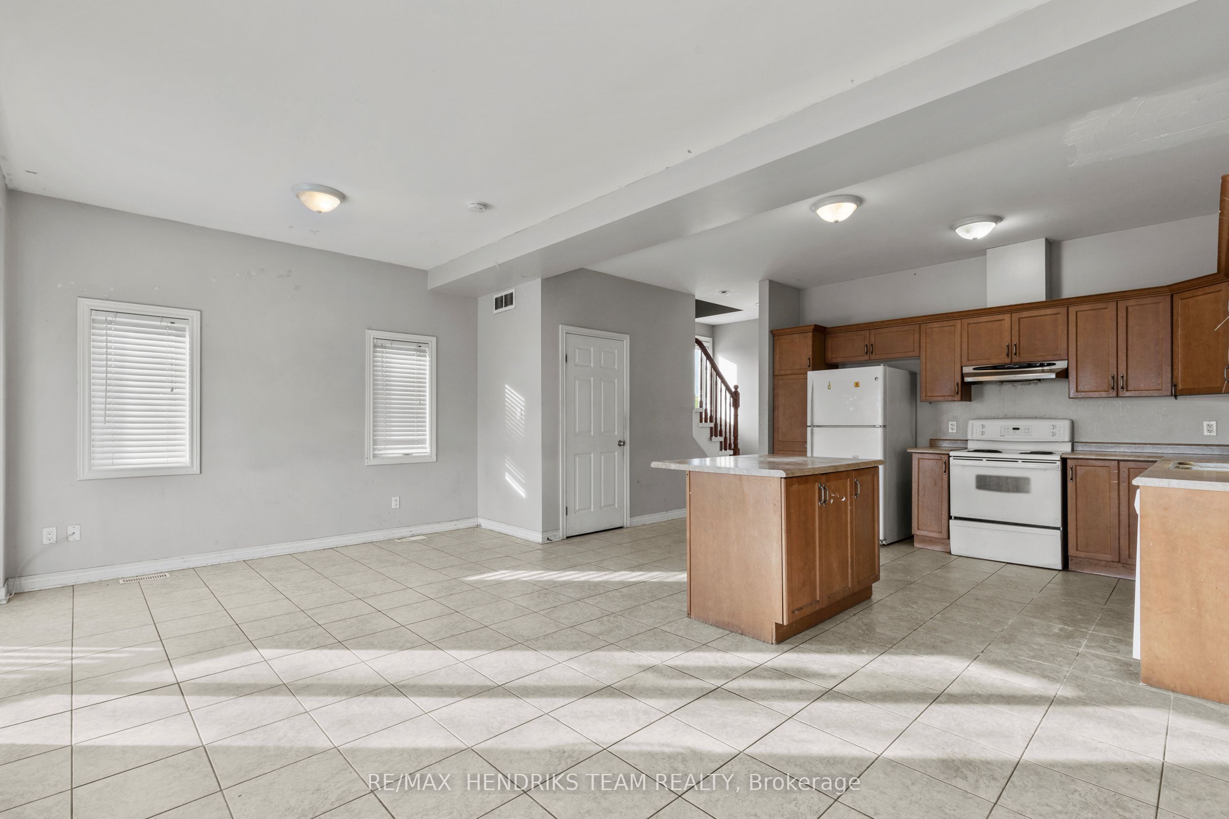 2 Townline Road E Property Photo 12