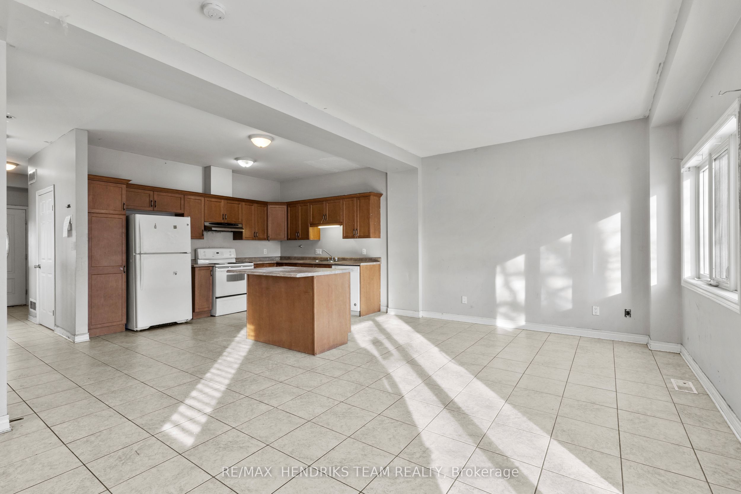 2 Townline Road E Property Photo 13
