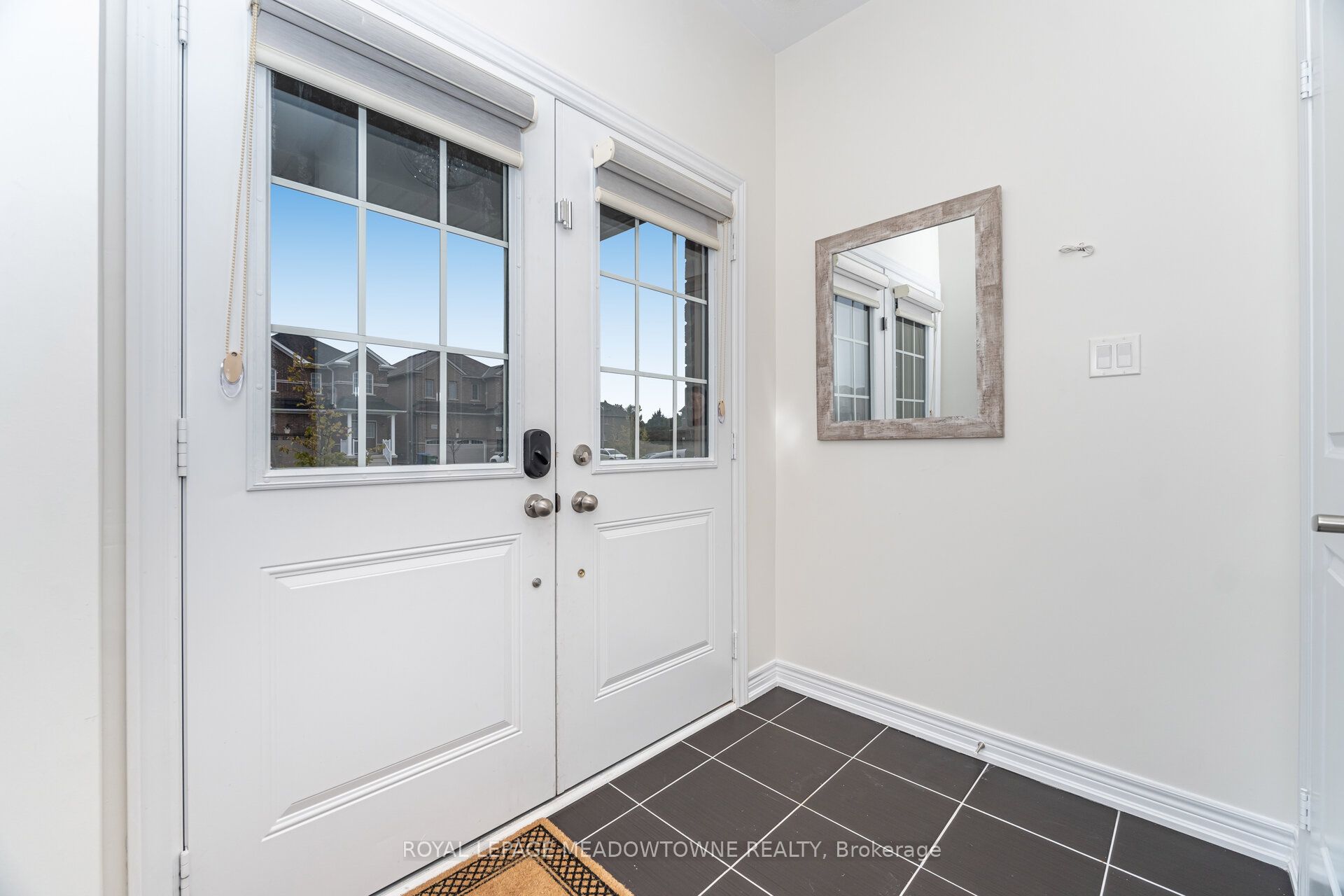 301 Ridley Crescent Property Photo 3