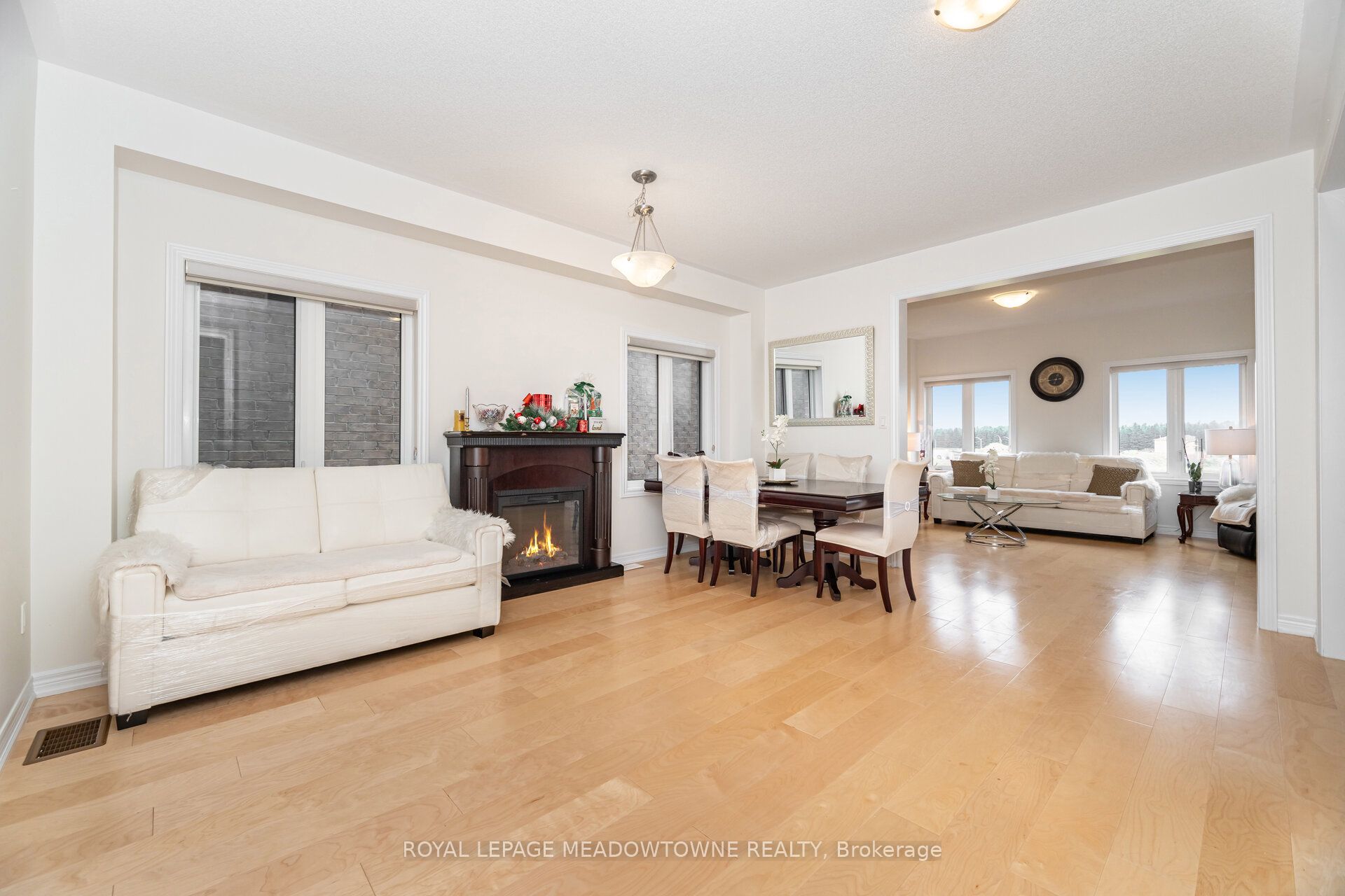 301 Ridley Crescent Property Photo 6