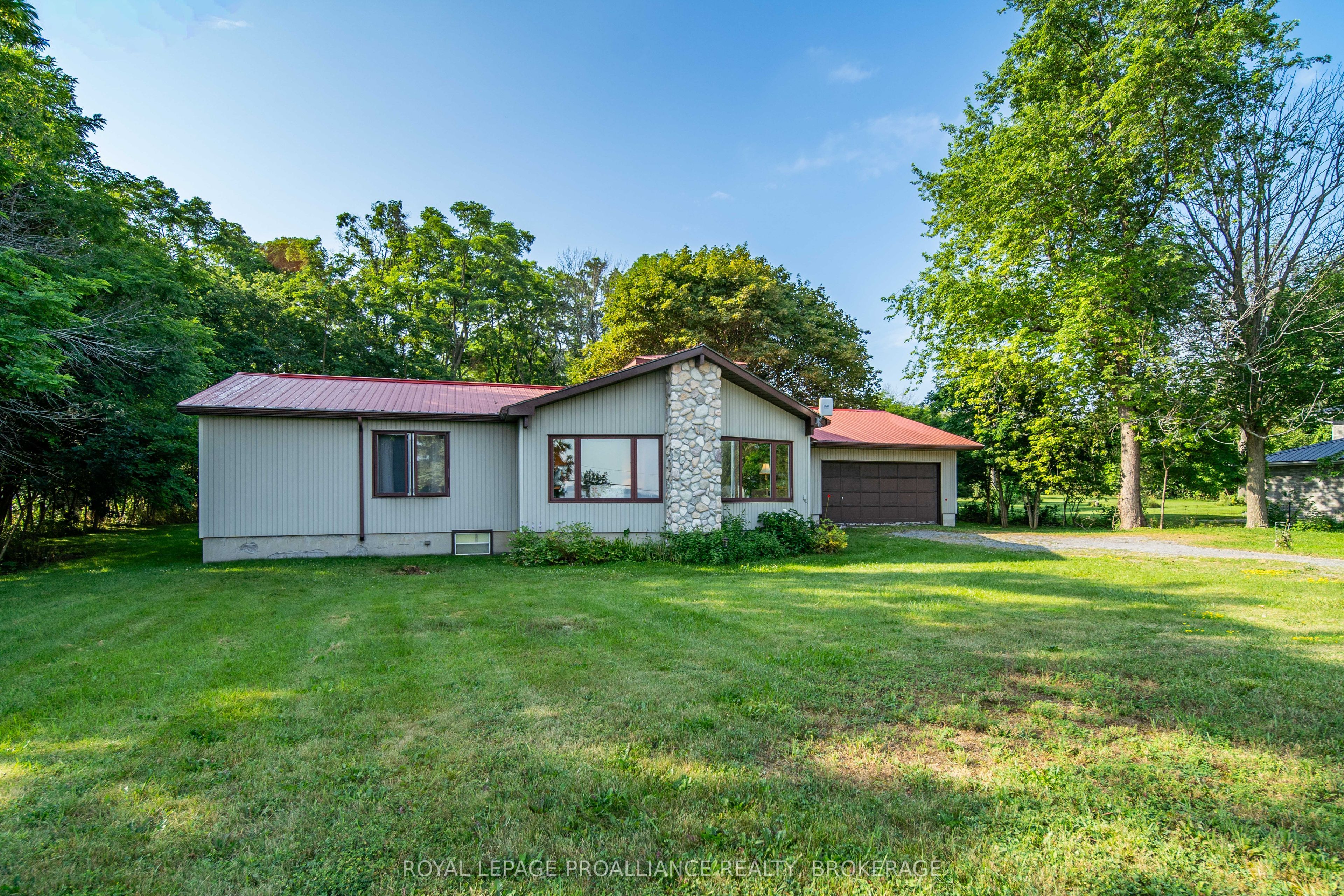 1039 Highway 96 Property Photo 4