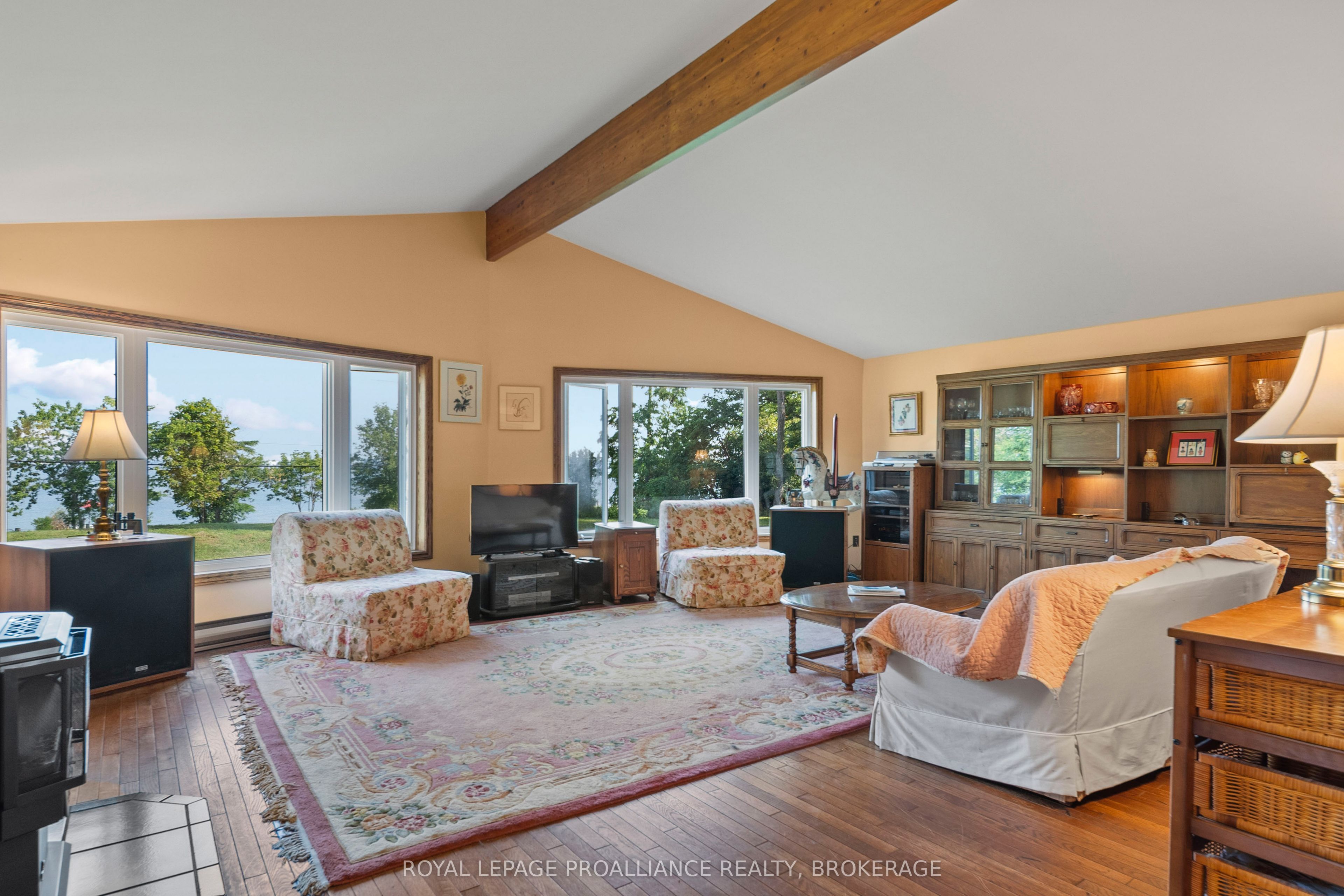 1039 Highway 96 Property Photo 7