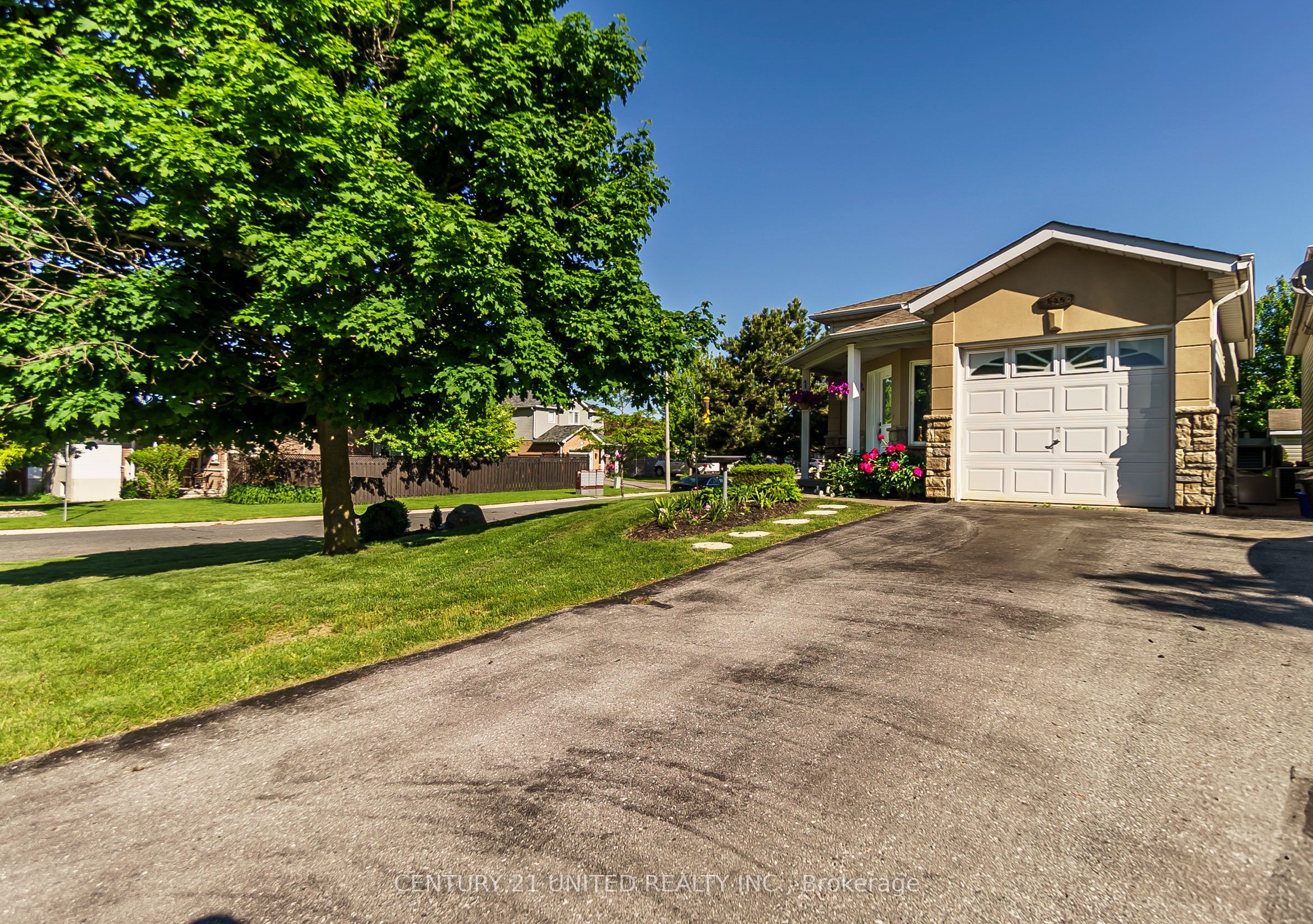 626 Trailview Drive Property Photo 2