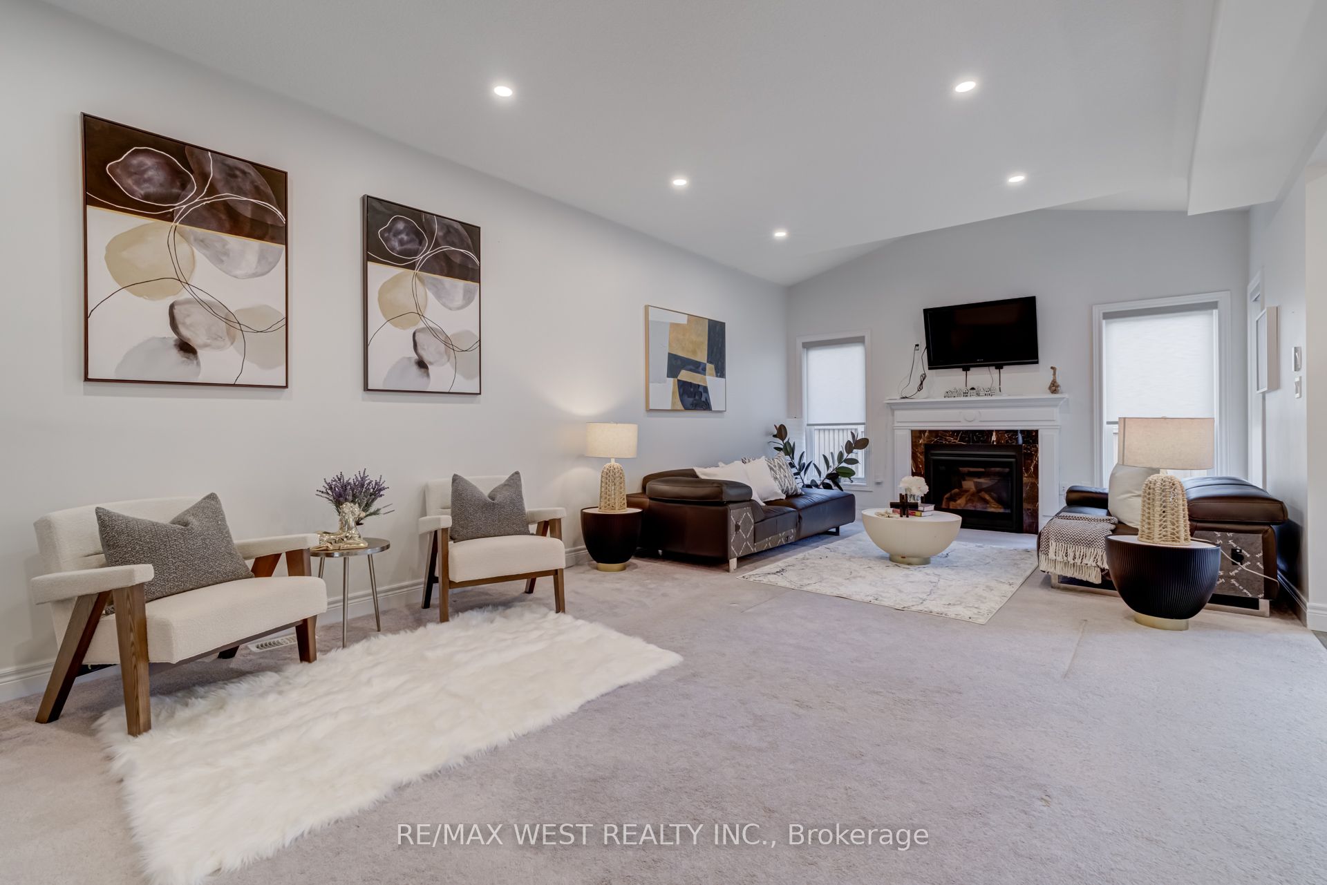270 Dalgleish Trail Property Photo 7