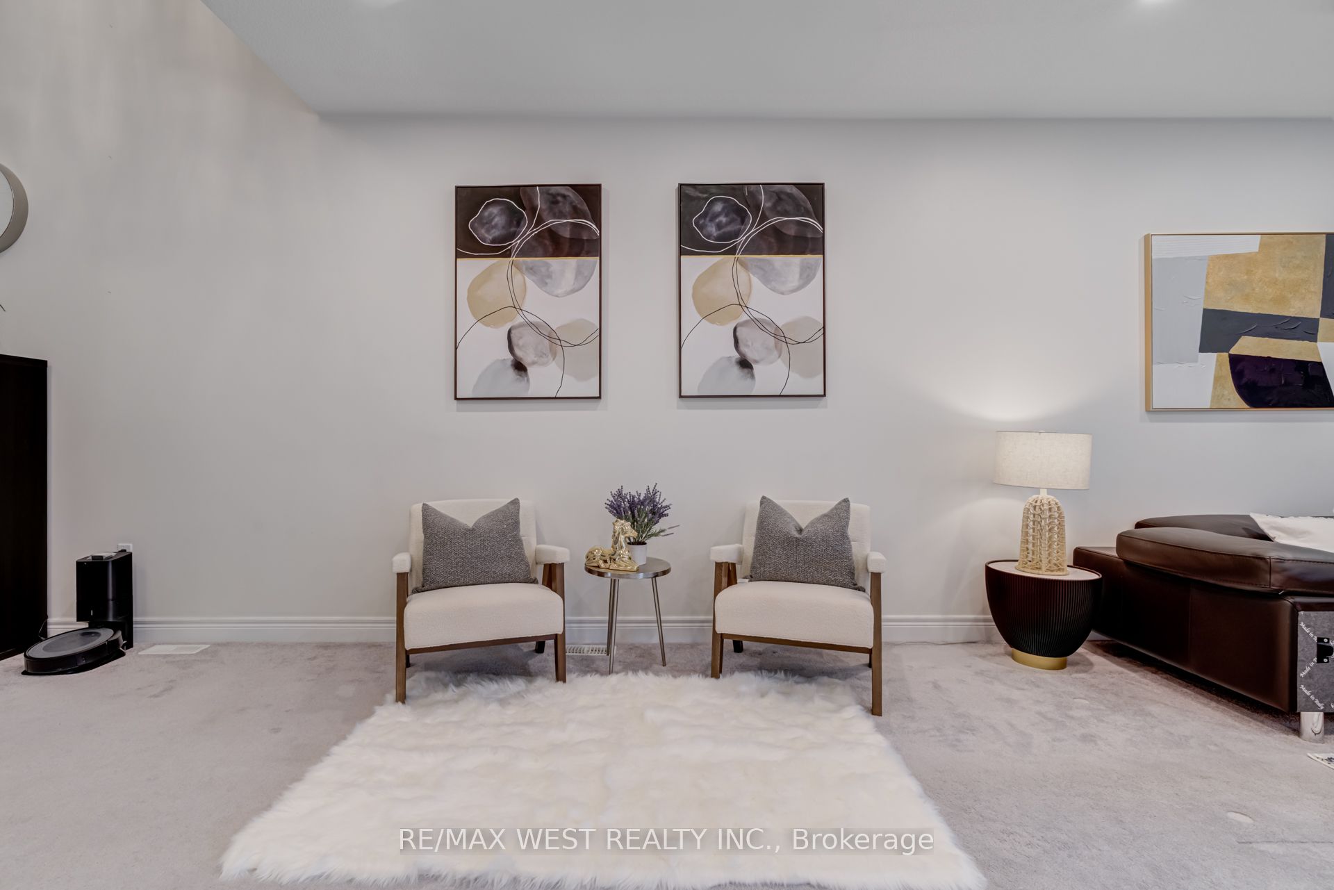 270 Dalgleish Trail Property Photo 8