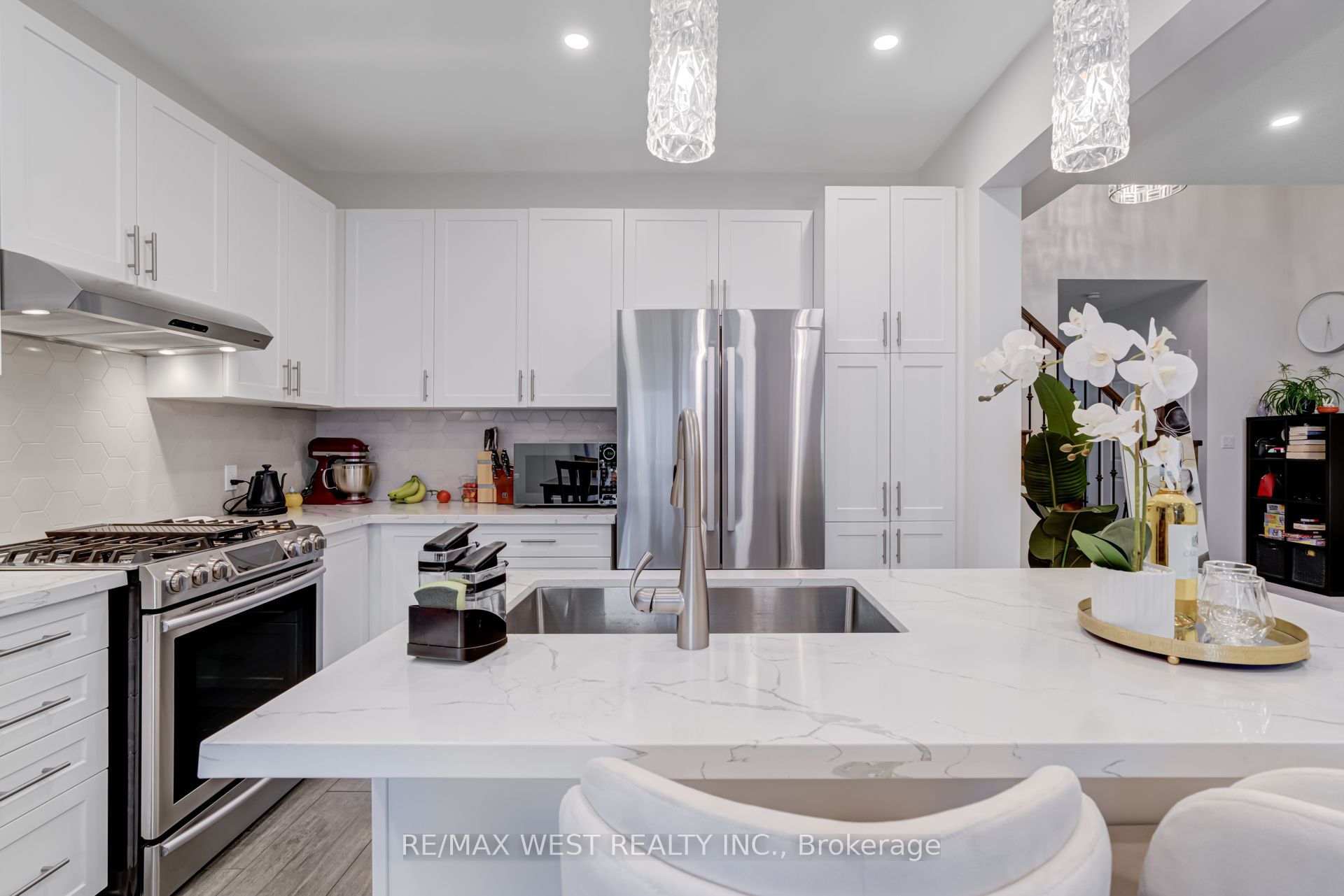 270 Dalgleish Trail Property Photo 15
