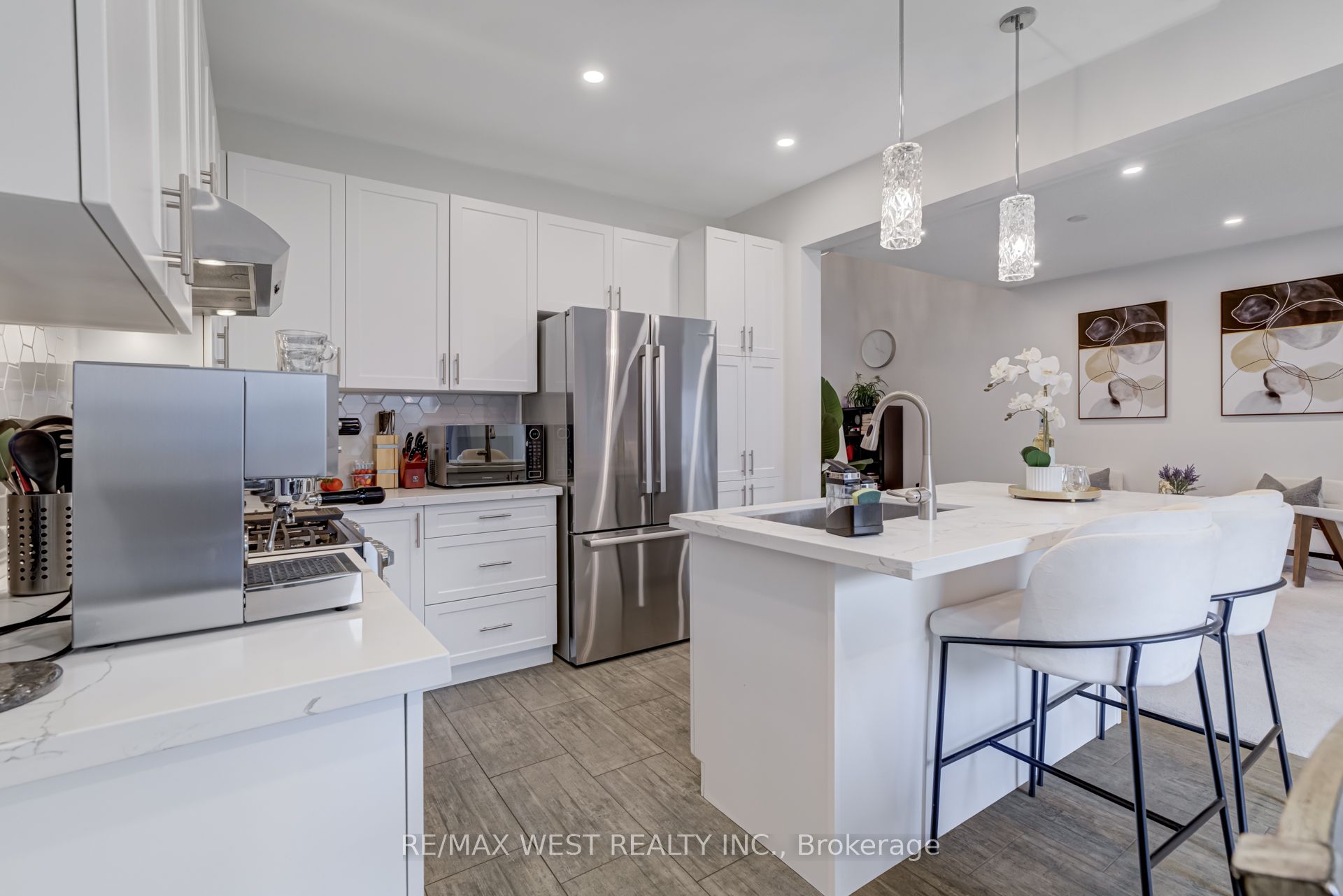 270 Dalgleish Trail Property Photo 16