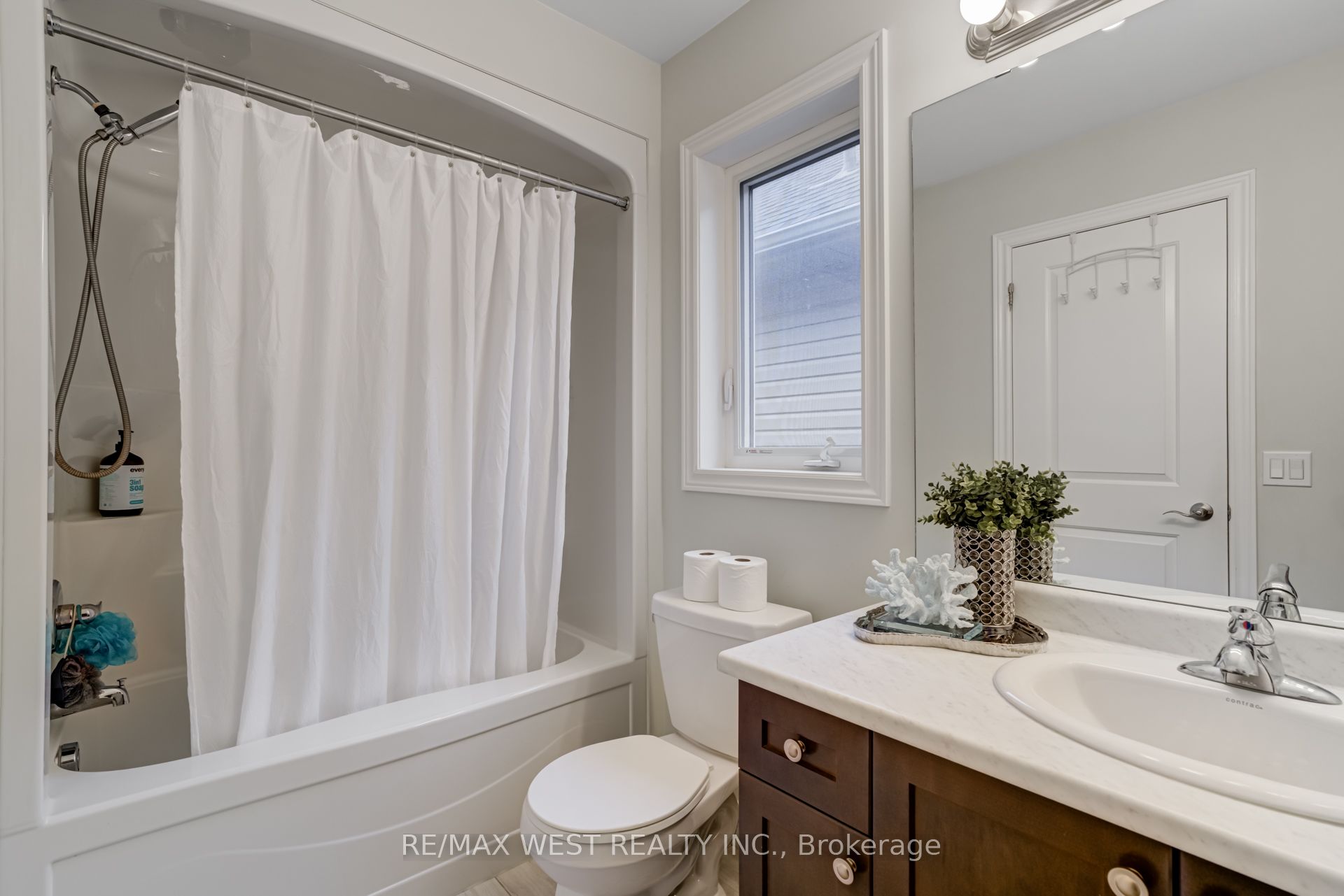 270 Dalgleish Trail Property Photo 35