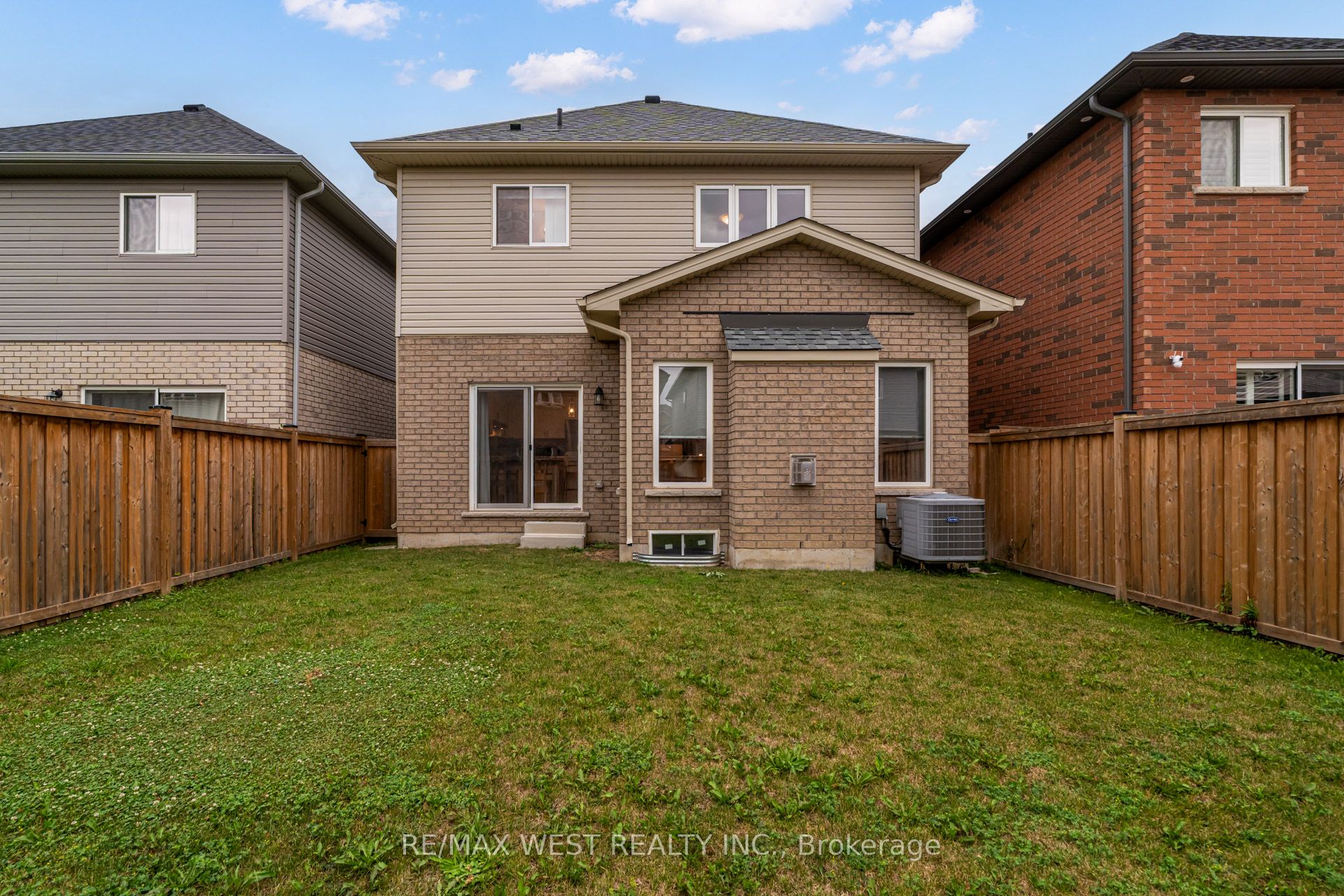 270 Dalgleish Trail Property Photo 38