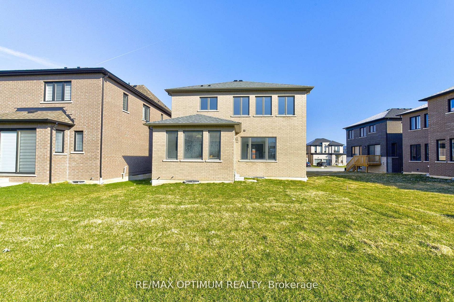 1454 Upper Thames Drive Property Photo 10