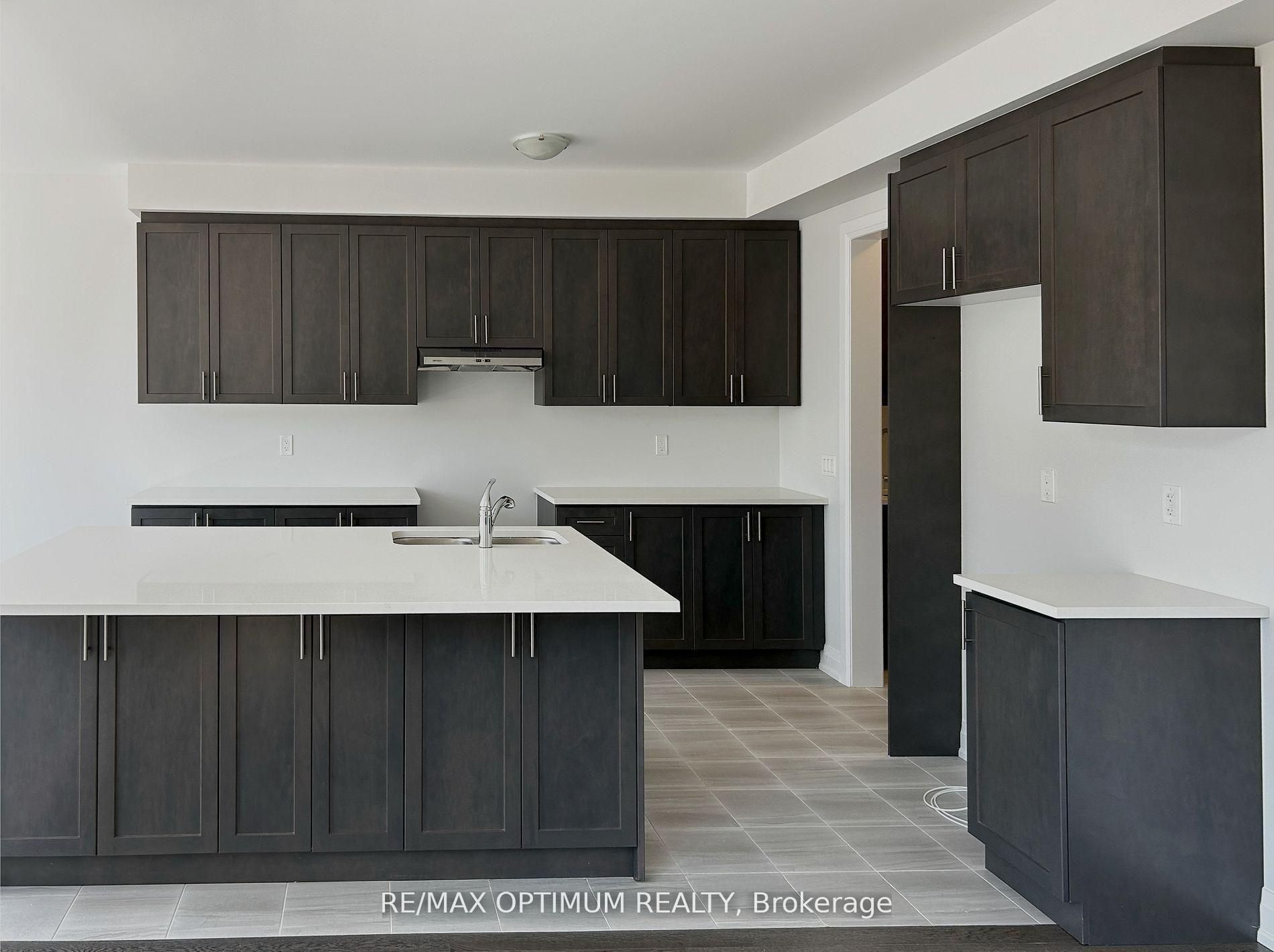 1454 Upper Thames Drive Property Photo 14