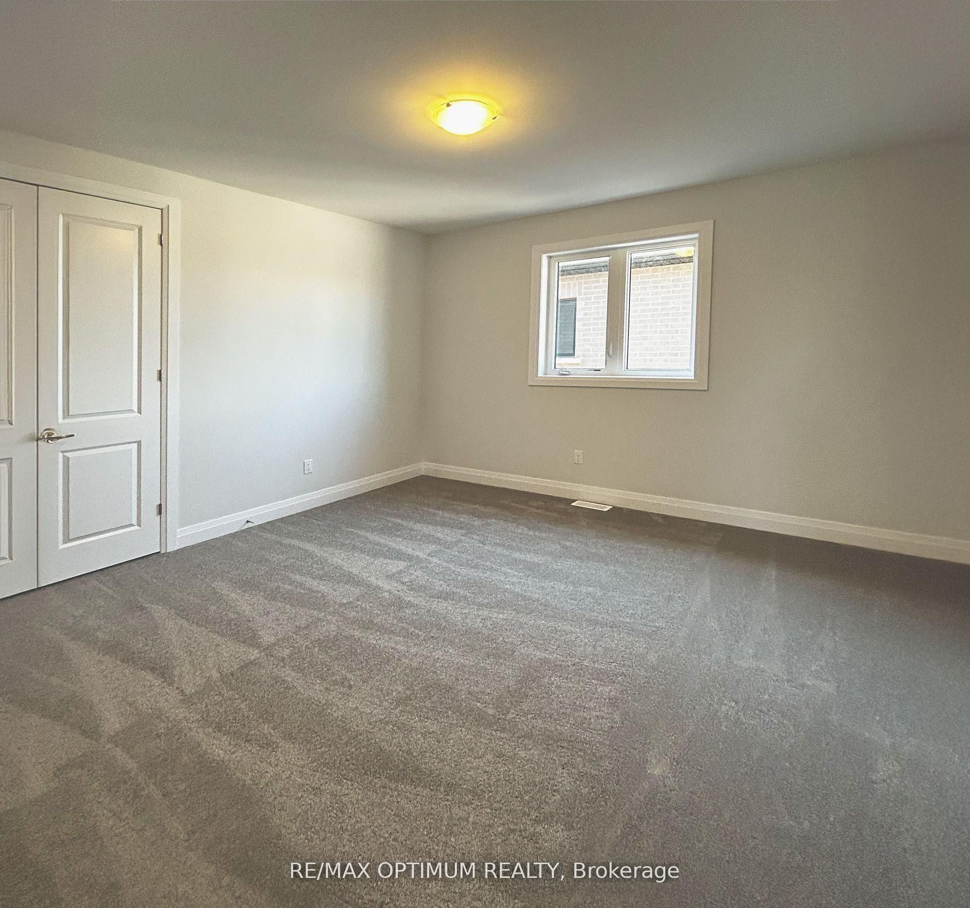 1454 Upper Thames Drive Property Photo 15