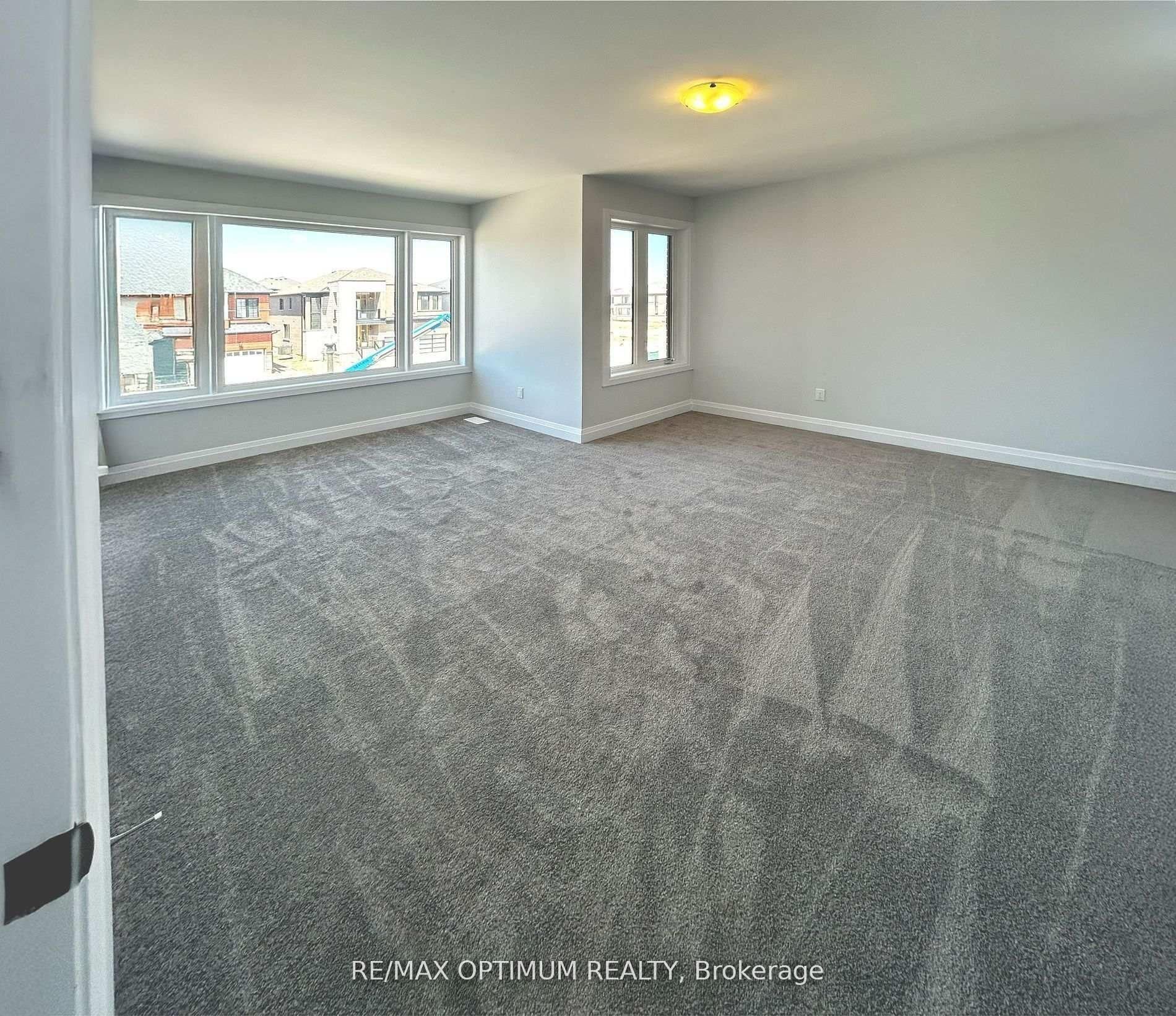 1454 Upper Thames Drive Property Photo 16