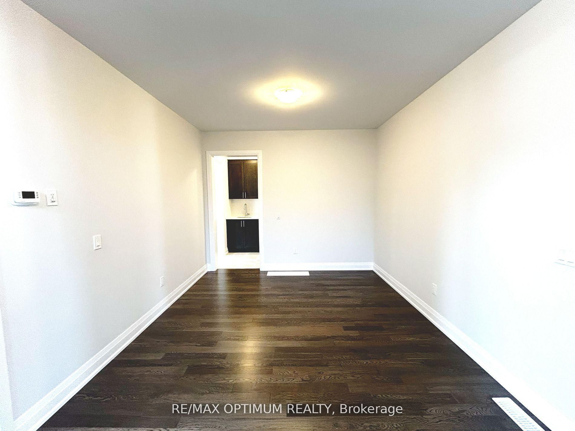 1454 Upper Thames Drive Property Photo 17