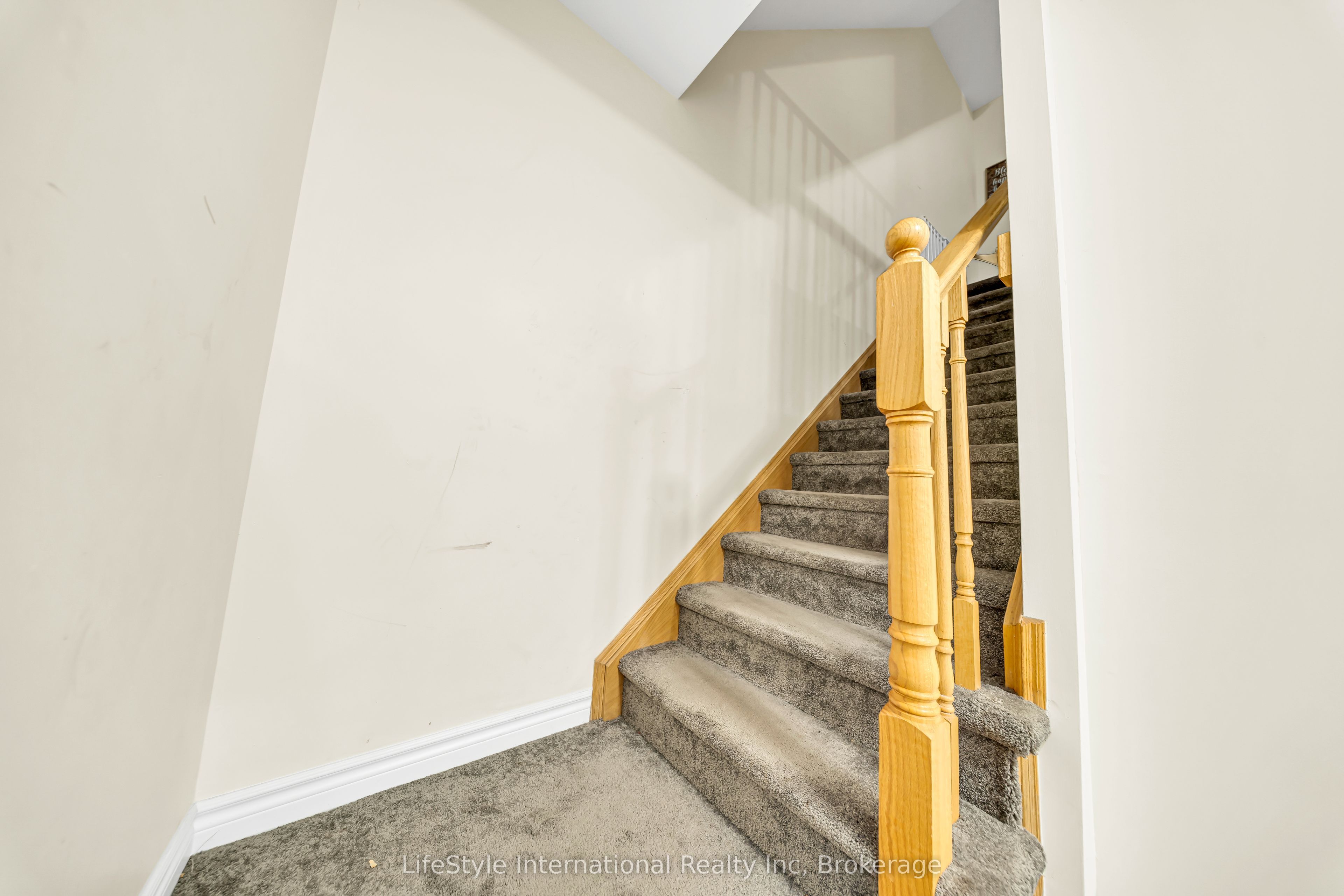 88 Decorso Drive 87 Property Photo 3
