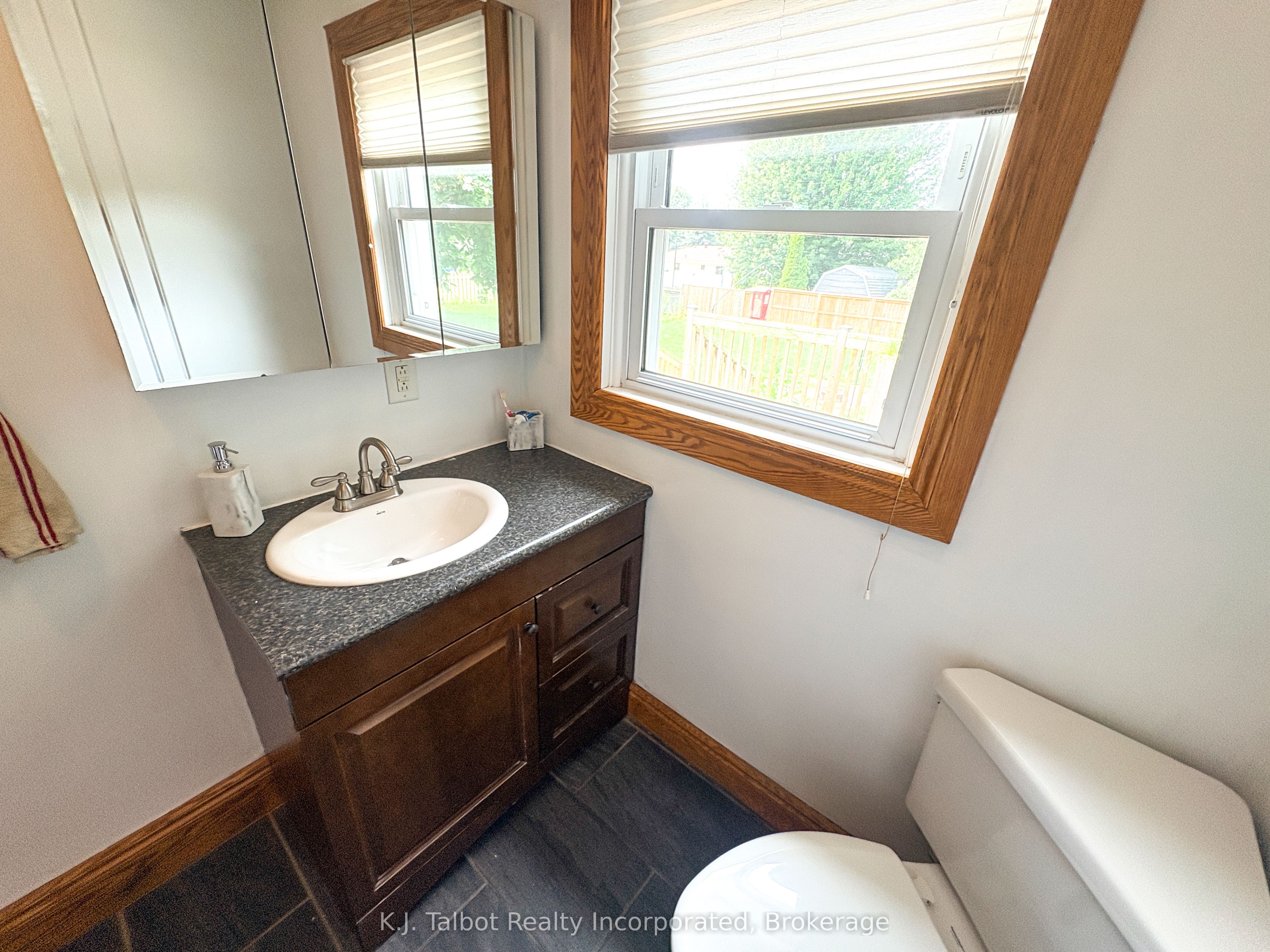 342 John Street Property Photo 18