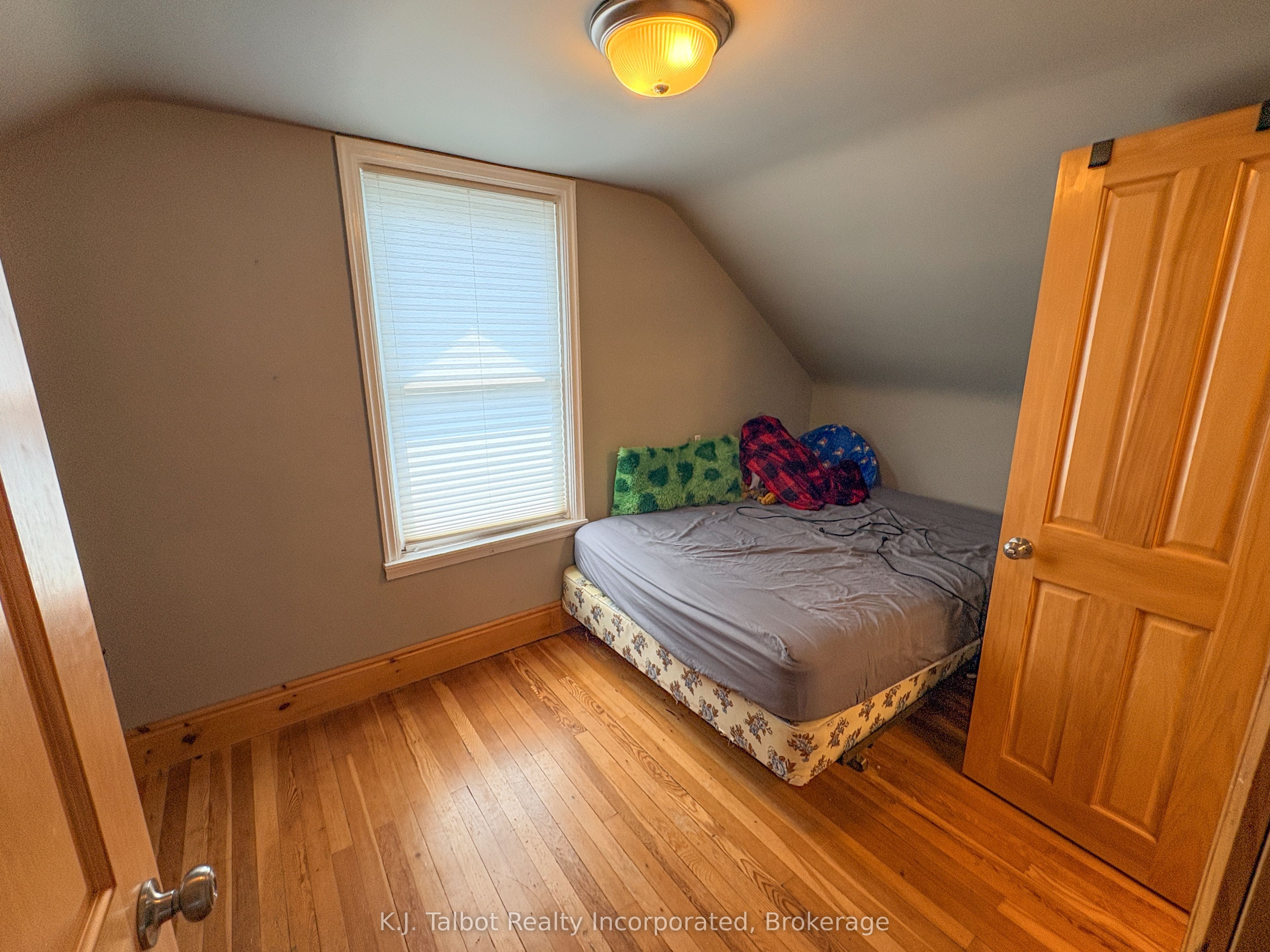 342 John Street Property Photo 22