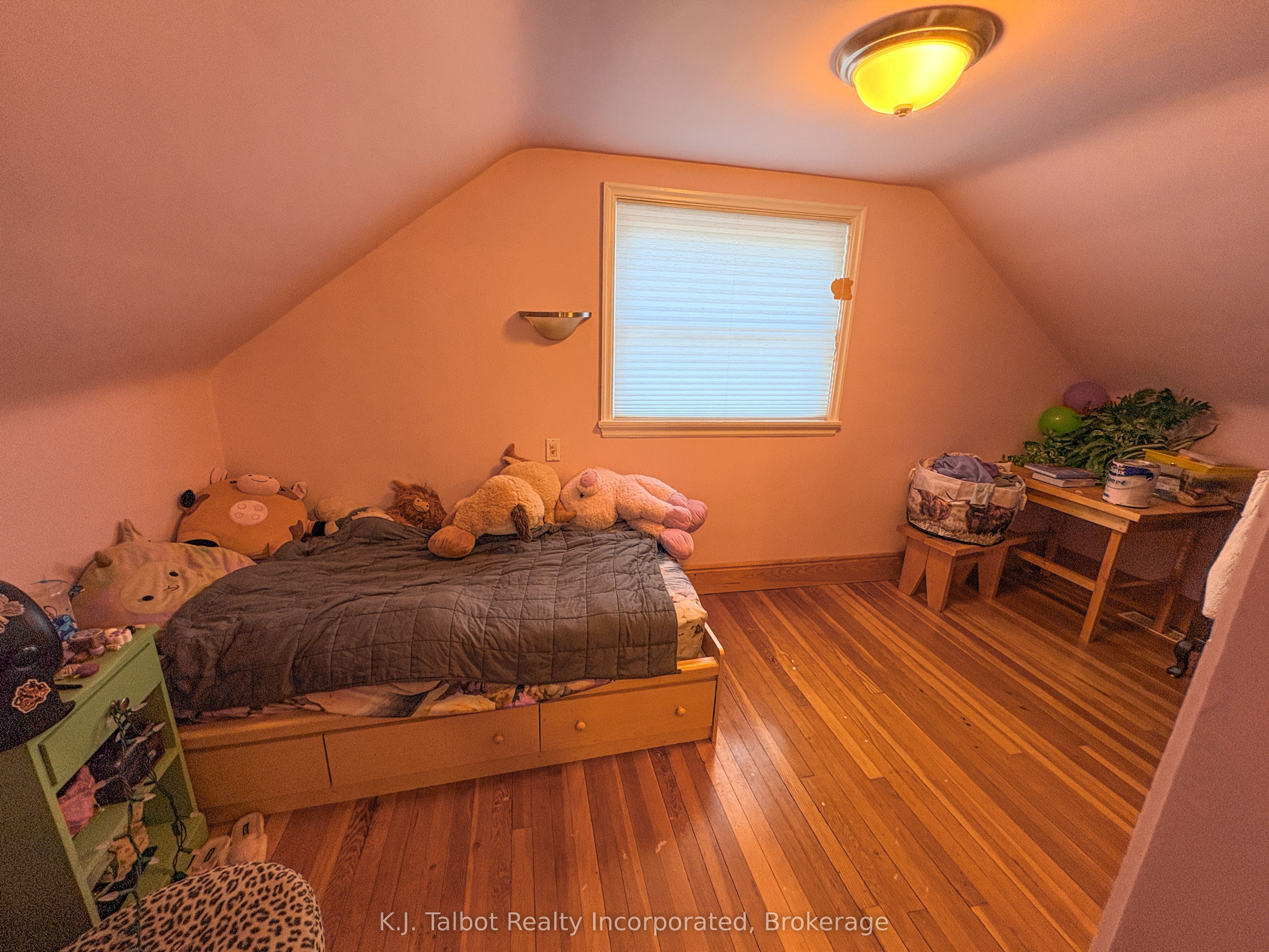 342 John Street Property Photo 25