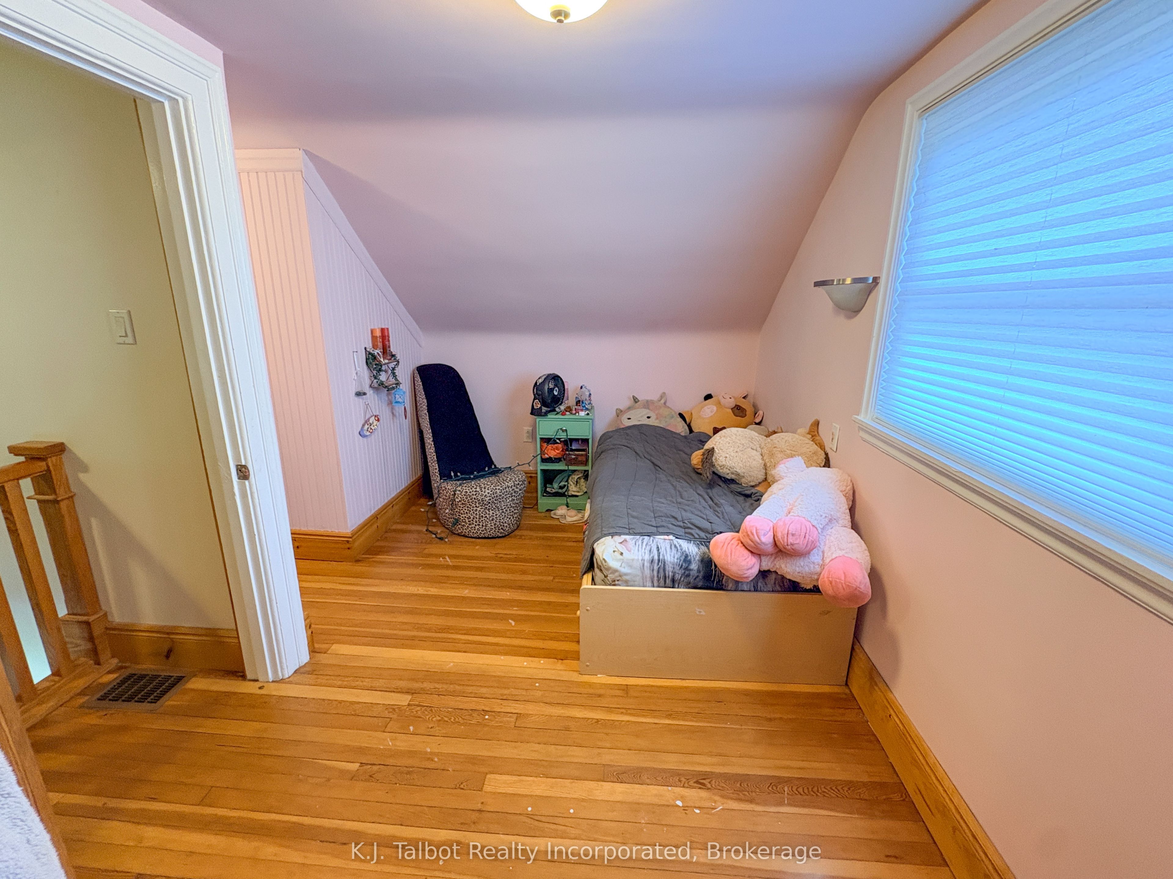 342 John Street Property Photo 26