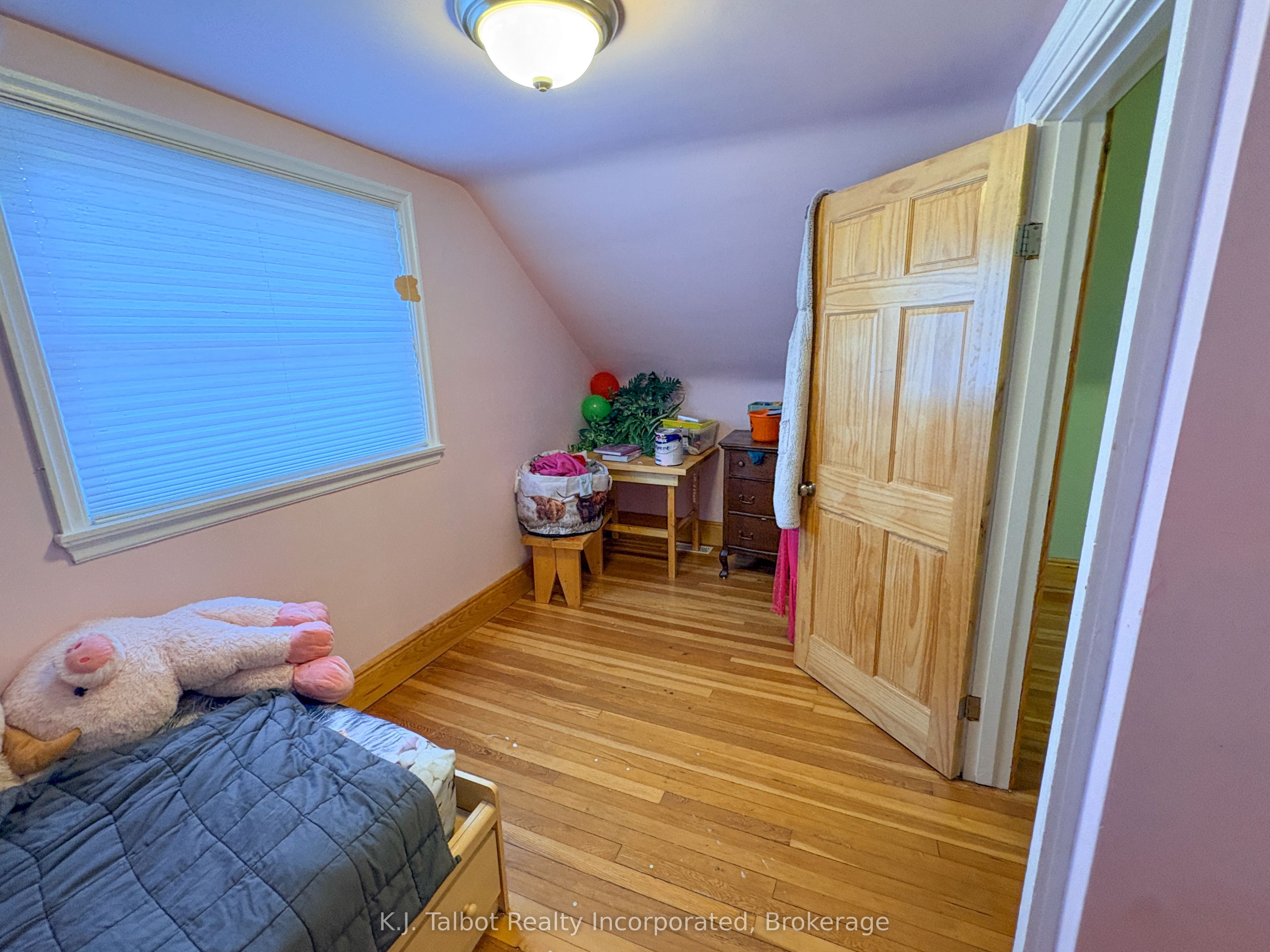 342 John Street Property Photo 27
