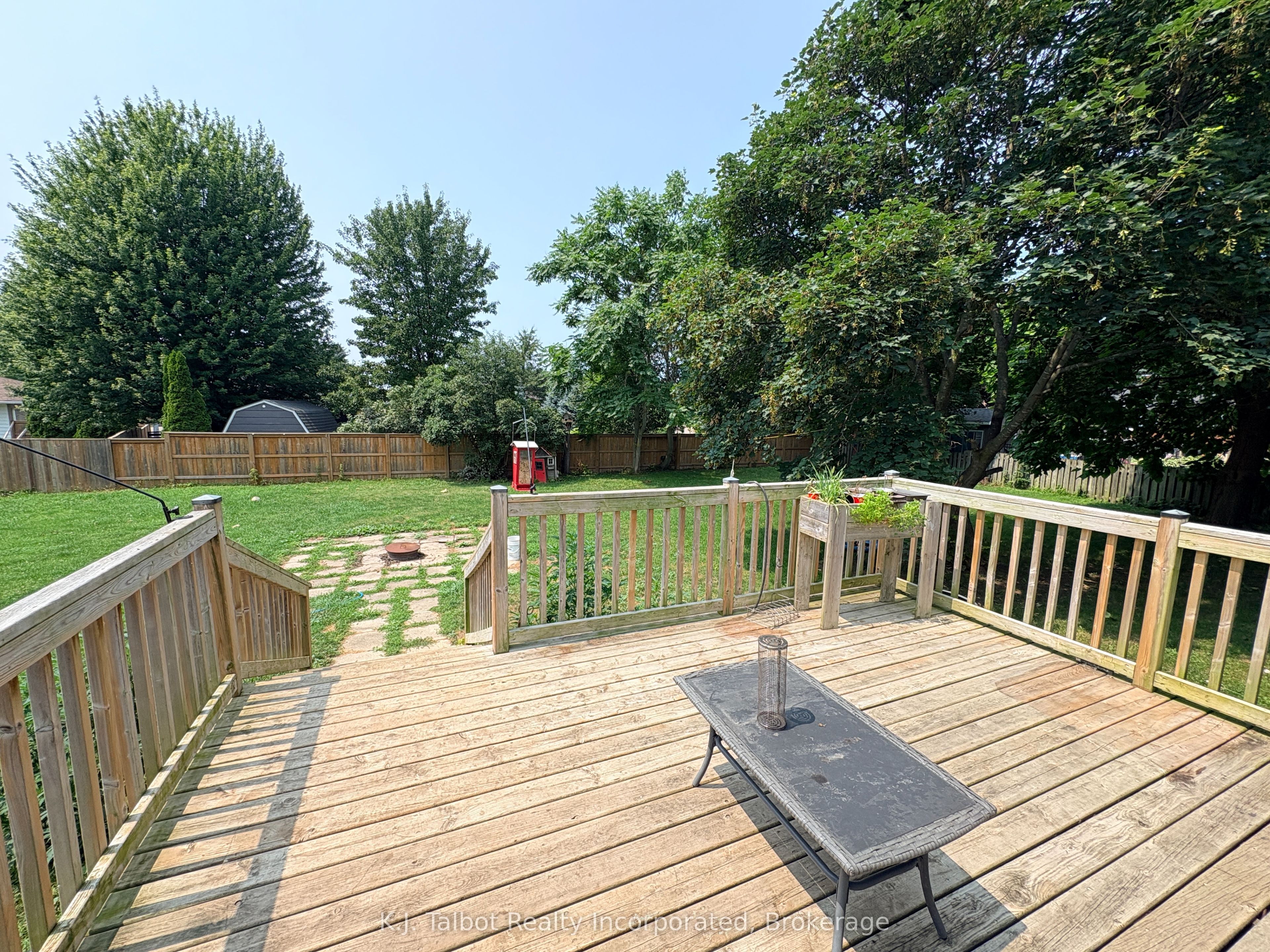 342 John Street Property Photo 33