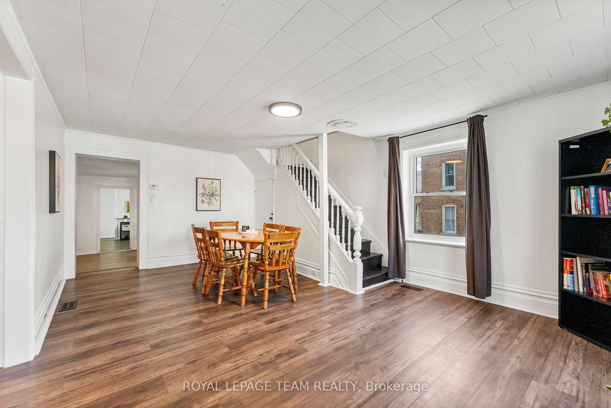 145 Munroe Avenue W Property Photo 12