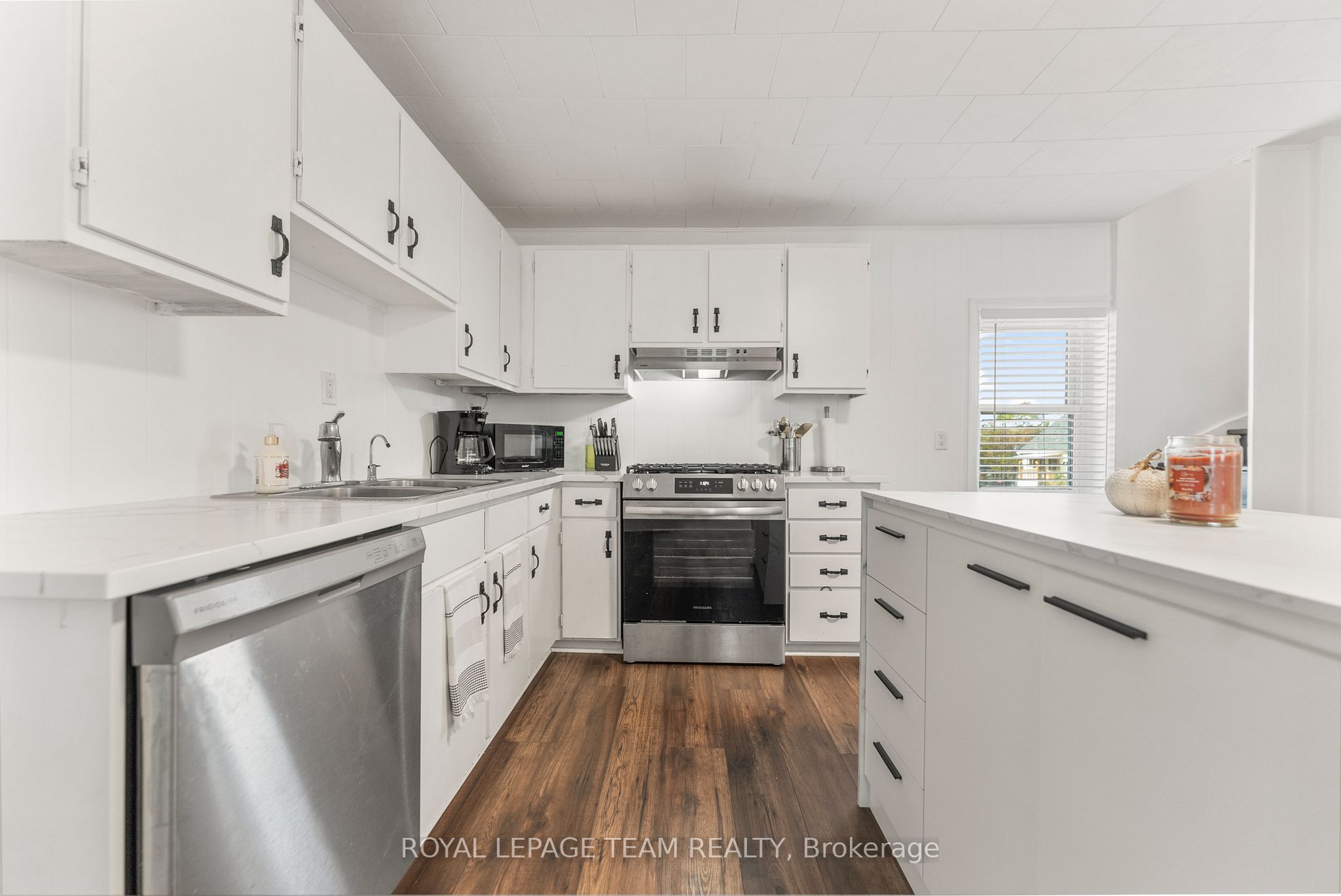 145 Munroe Avenue W Property Photo 13