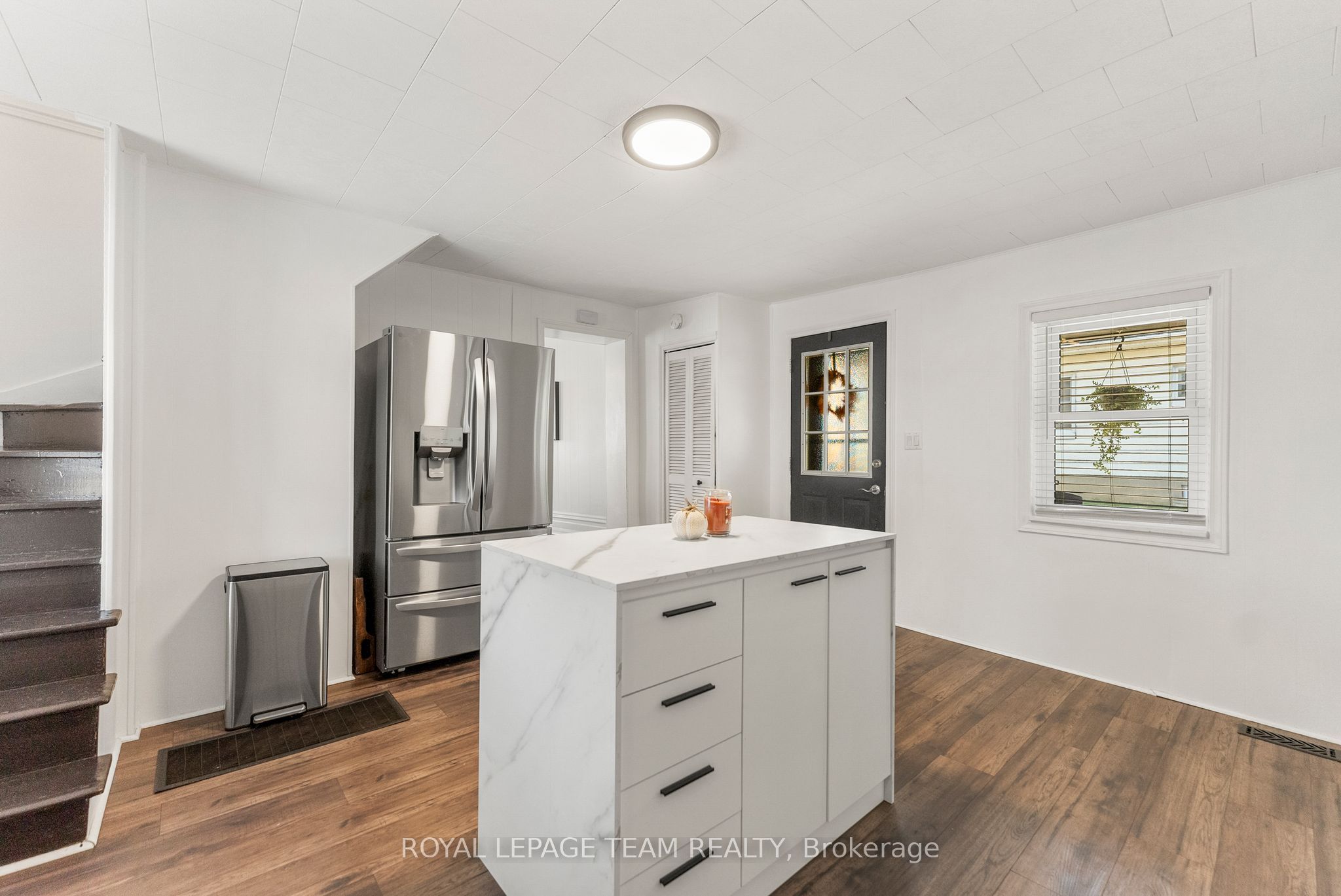 145 Munroe Avenue W Property Photo 15
