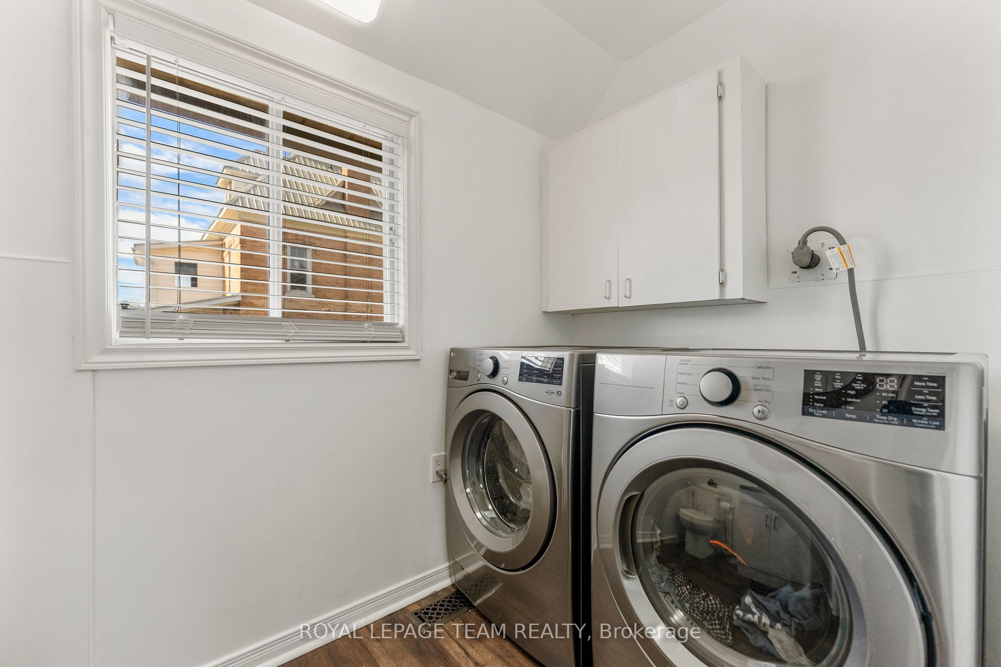 145 Munroe Avenue W Property Photo 17