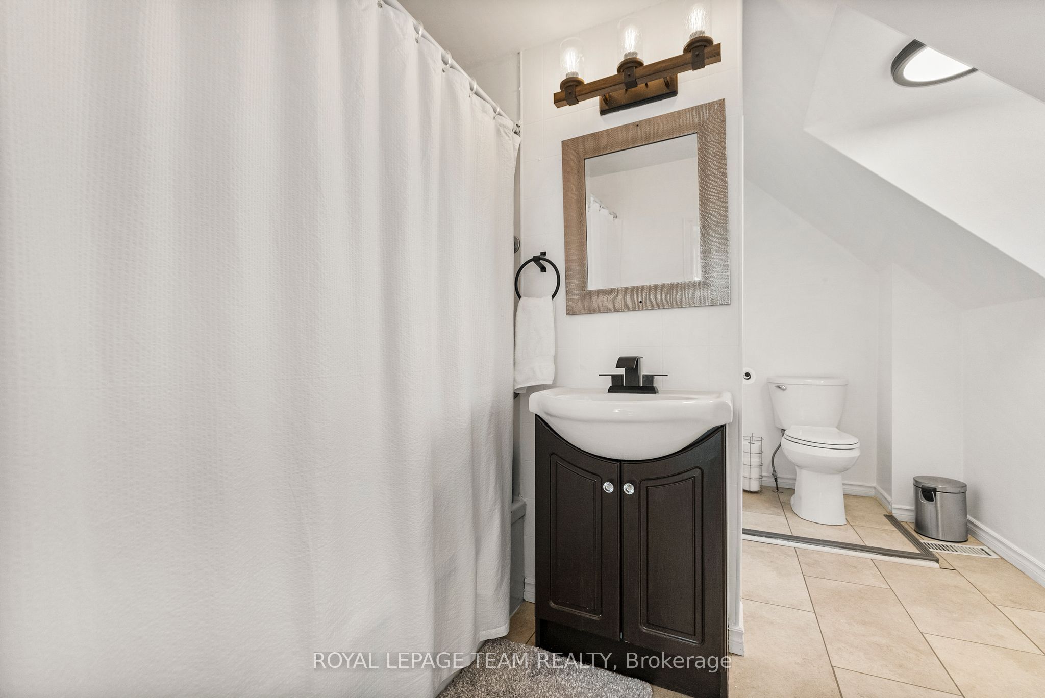 145 Munroe Avenue W Property Photo 26