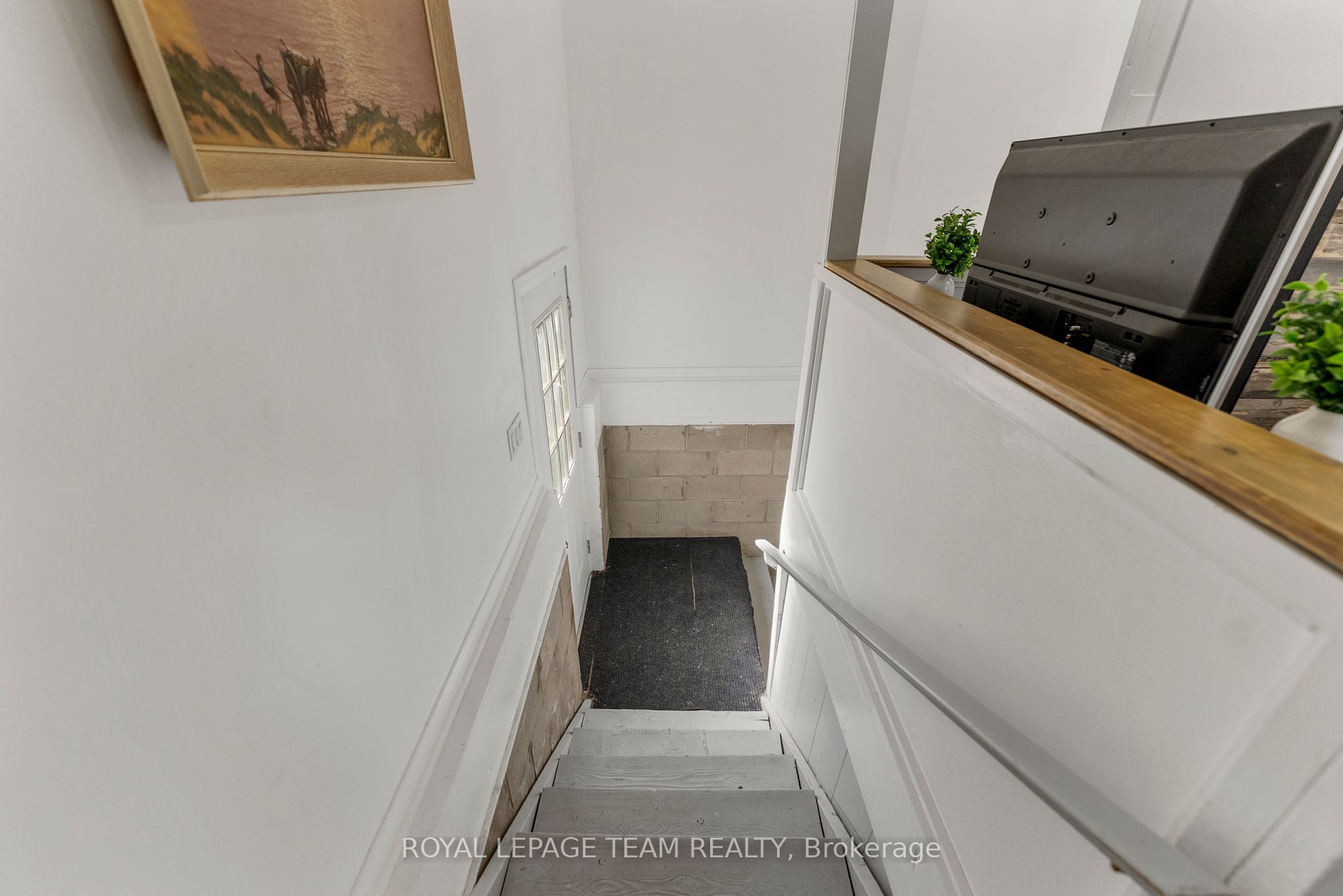 145 Munroe Avenue W Property Photo 29