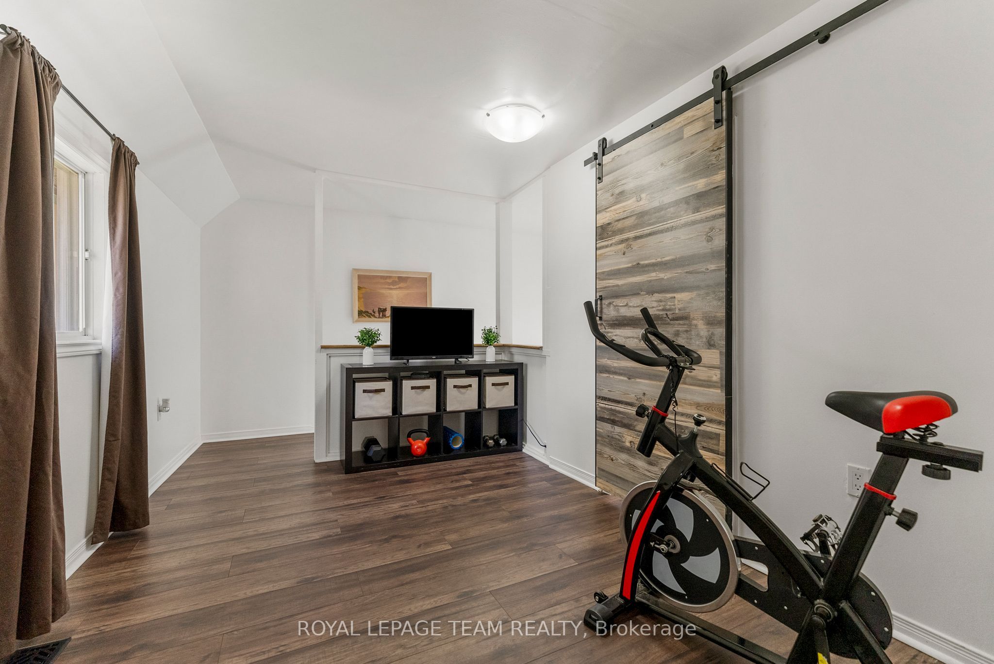 145 Munroe Avenue W Property Photo 31